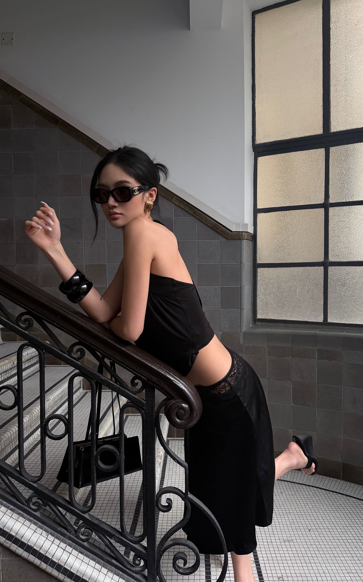 ROVENTE 레이스 트림 새틴 미디 스커트