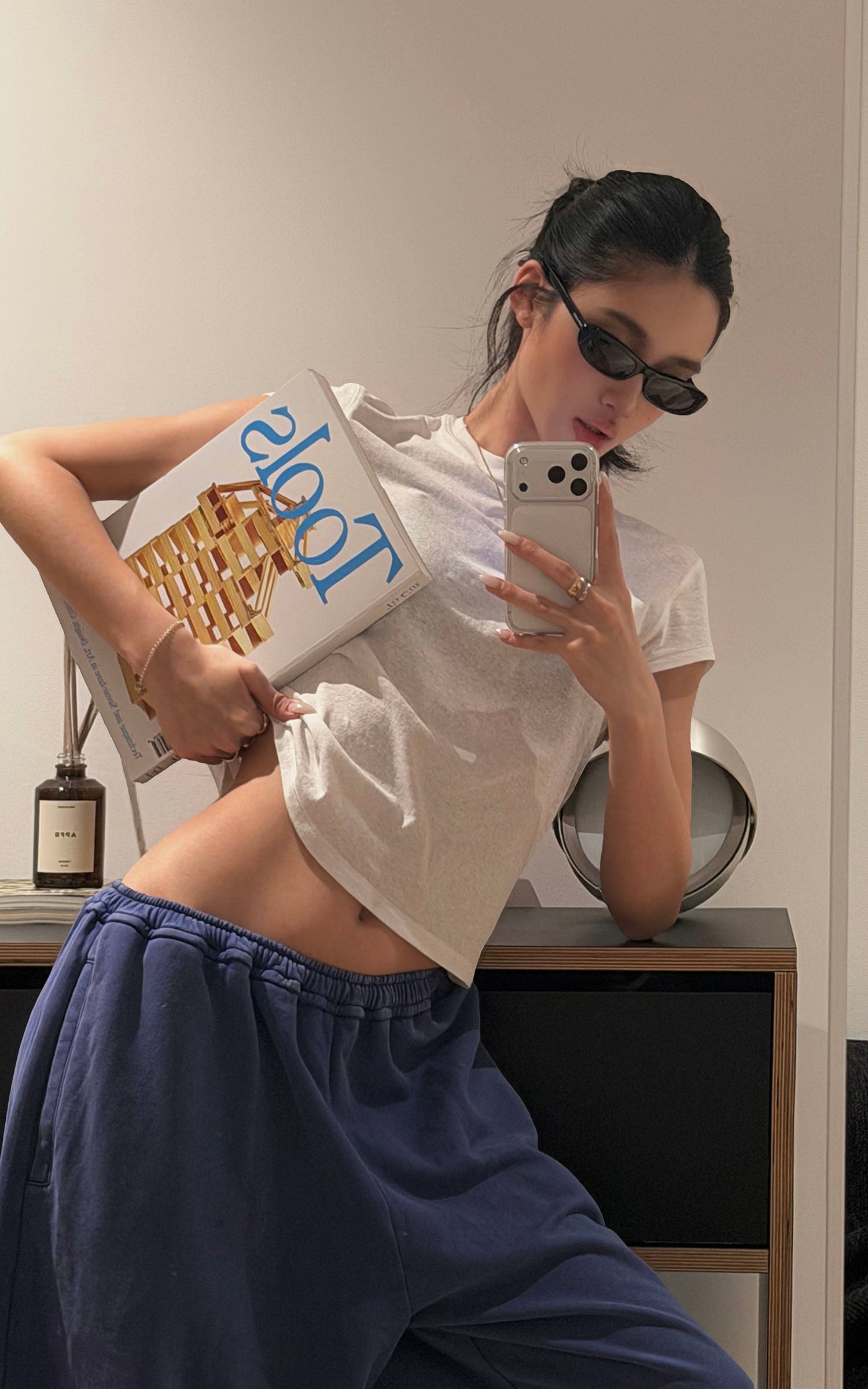 ROVENTE 시어 핏 미니멀 베이비 티