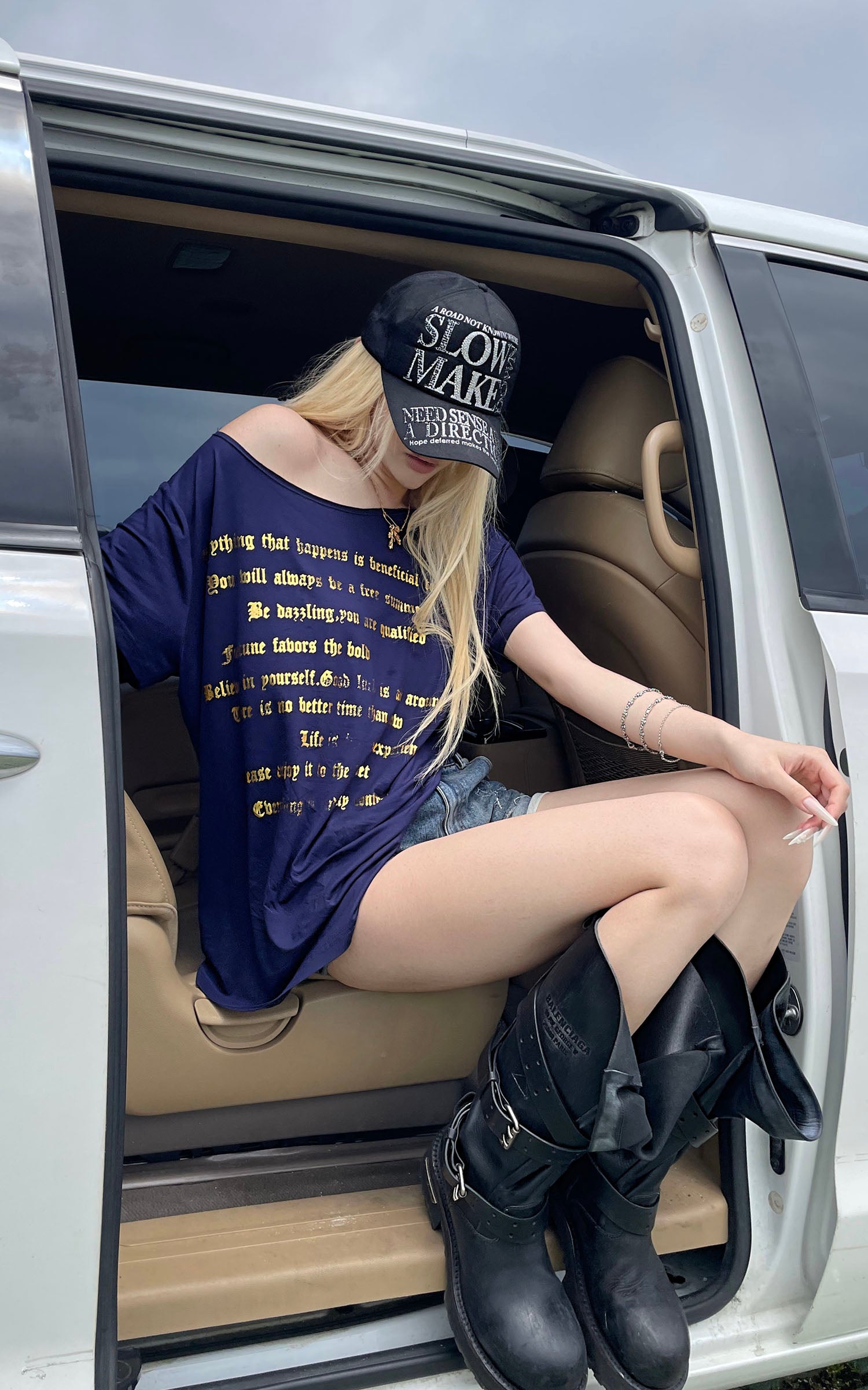 Rase le sol Navy Oversized Graphic T-Shirt with Gold Print