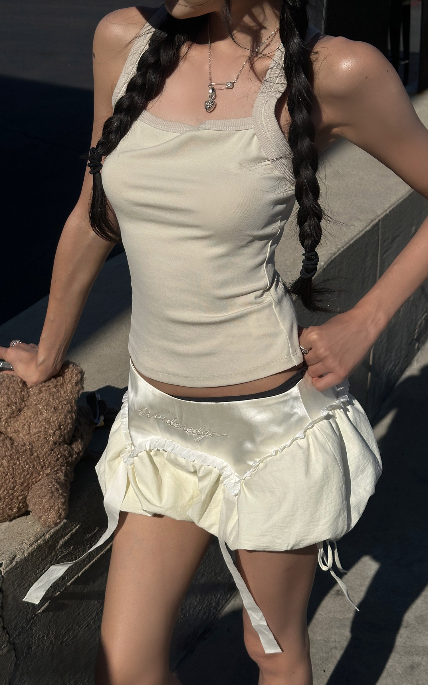 WARDEN EDGE Embroidered Balloon Mini Shorts