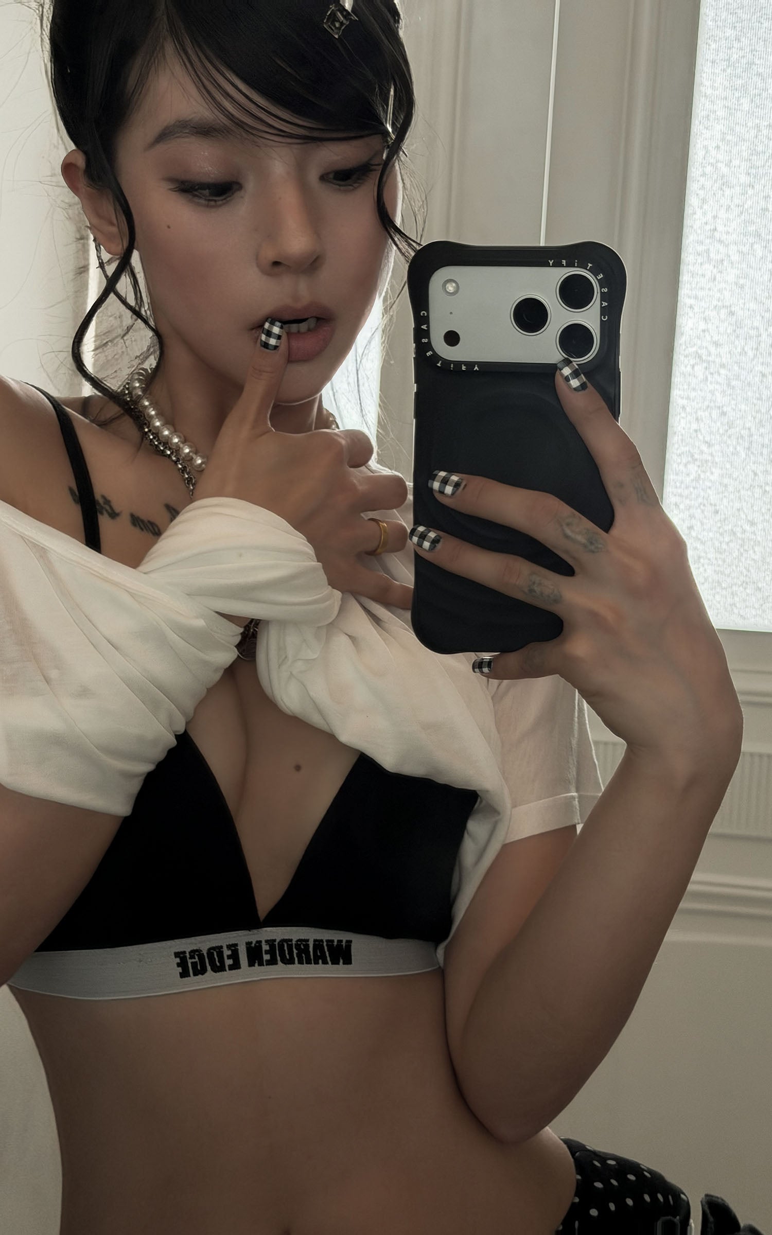 WARDEN EDGE Off-Shoulder Tee &amp; Logo Bralette Set