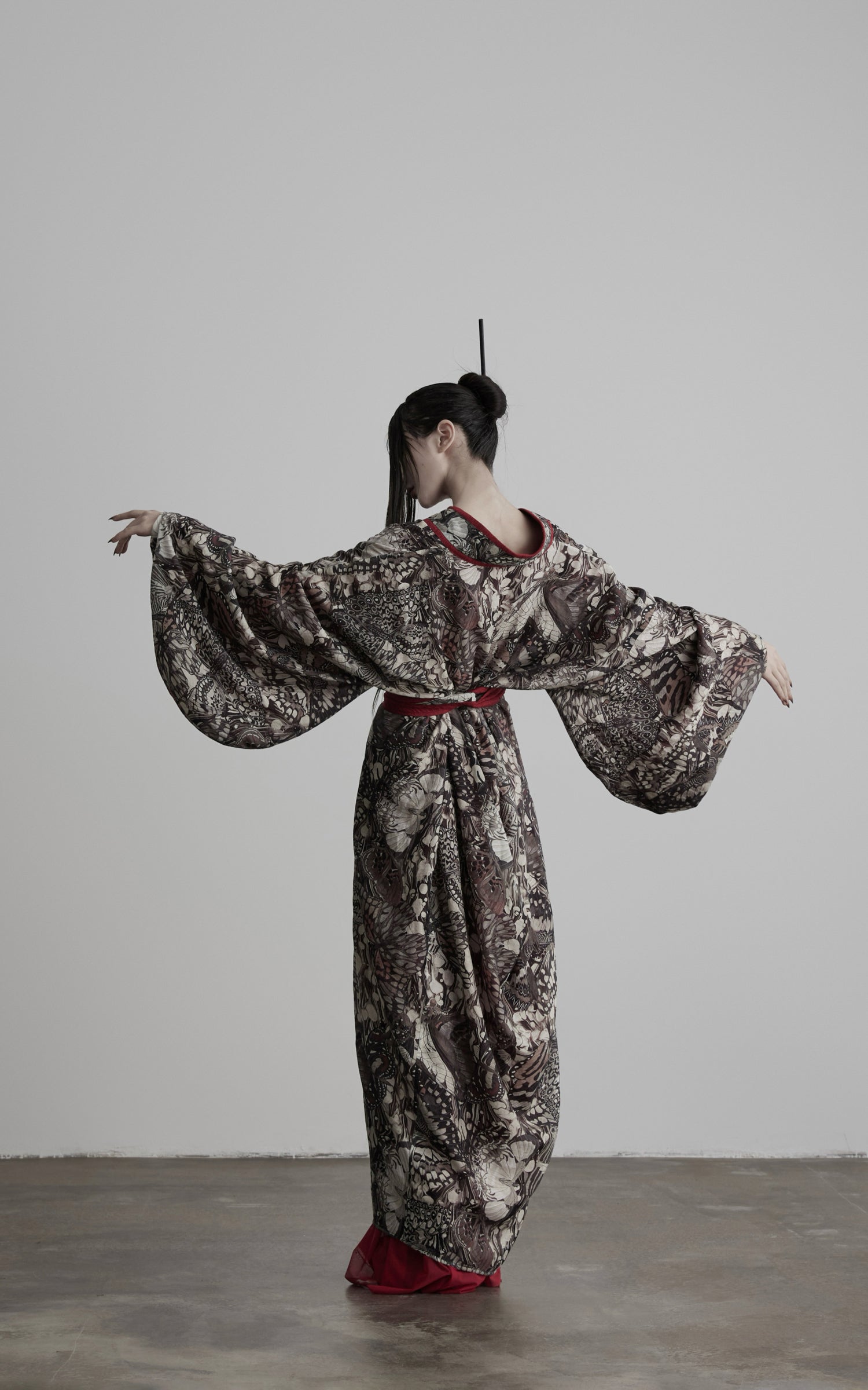 DOINDULGE Butterfly Print Wide Sleeve Maxi Kimono Robe
