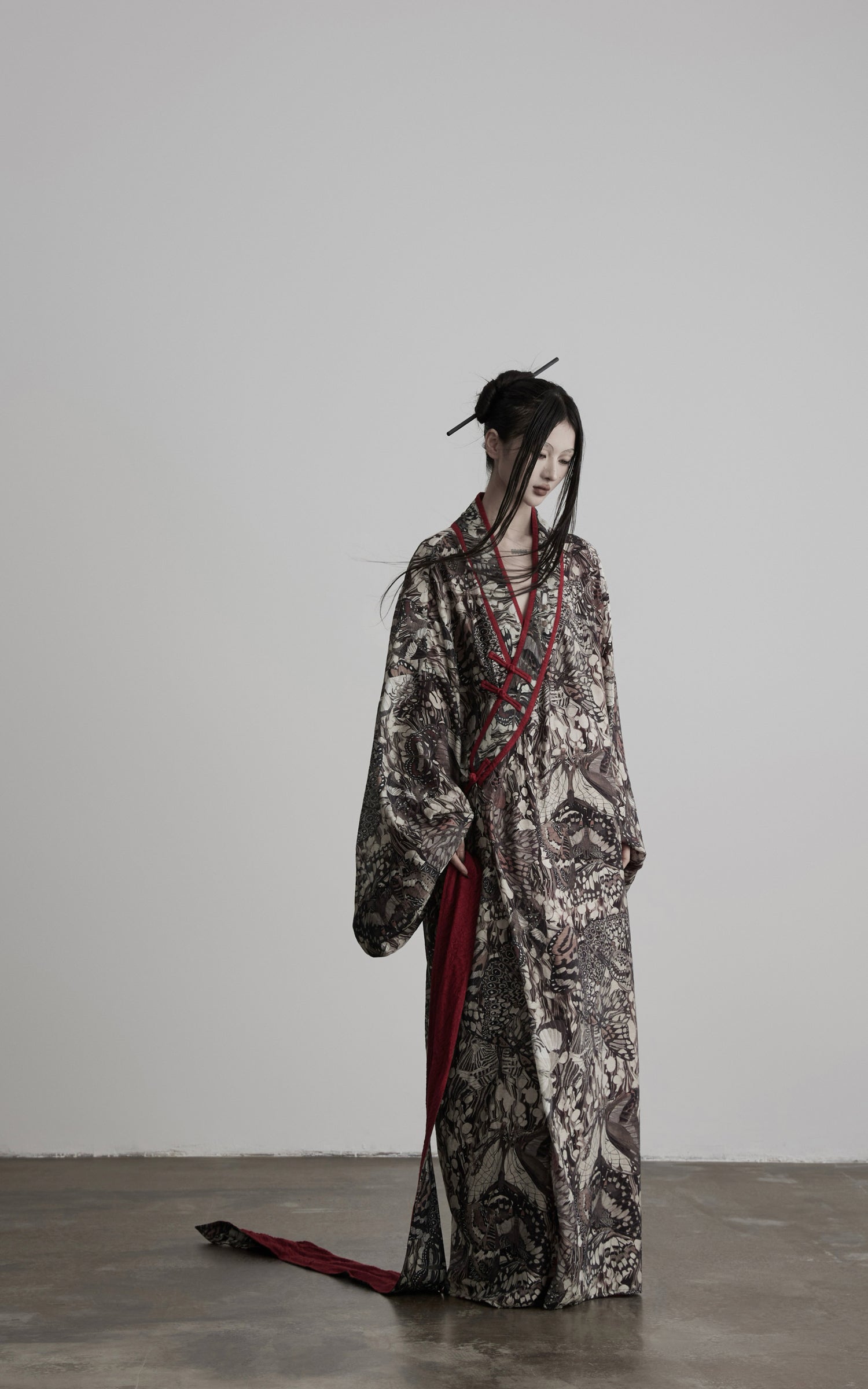 DOINDULGE Butterfly Print Wide Sleeve Maxi Kimono Robe