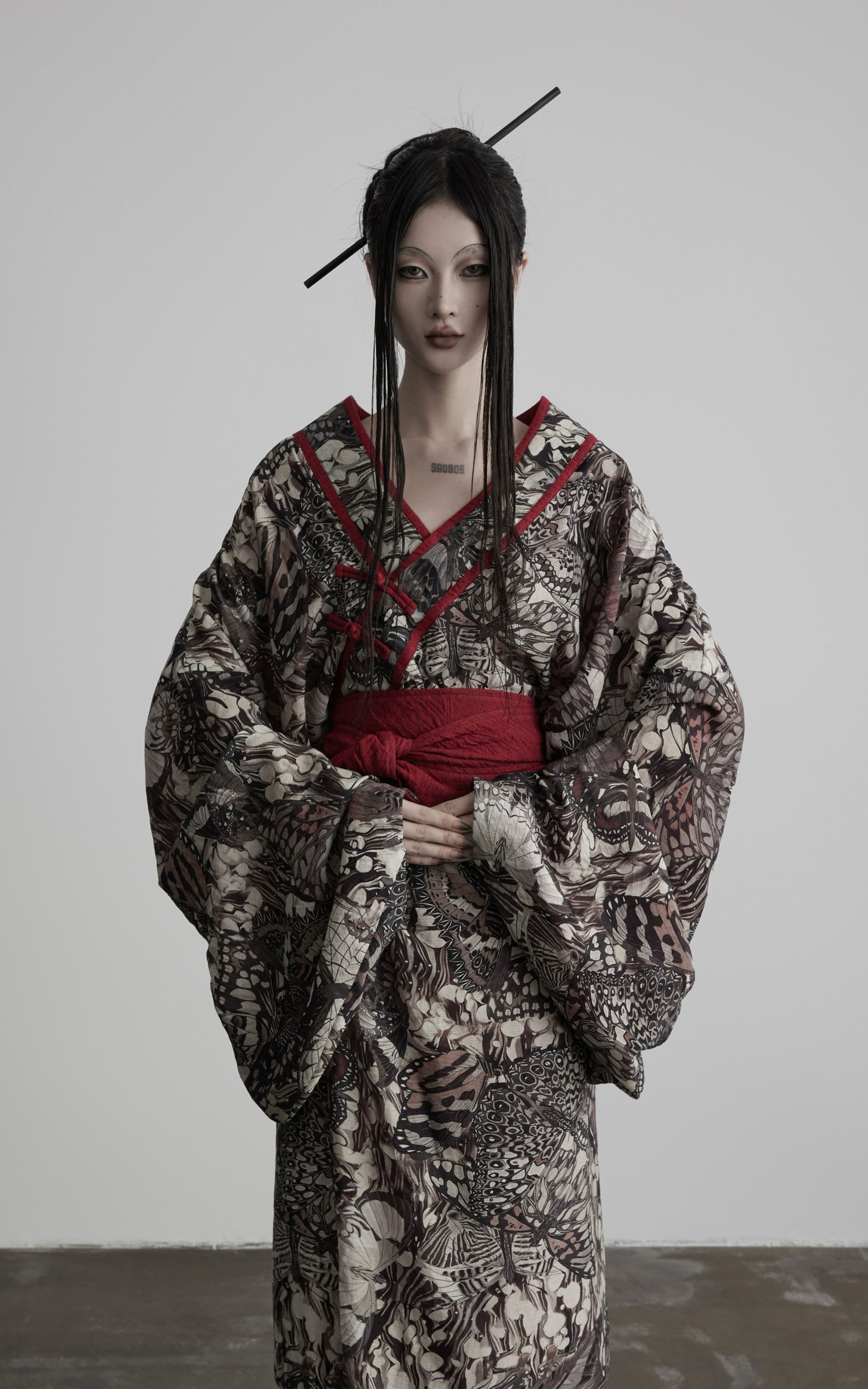 DOINDULGE Butterfly Print Wide Sleeve Maxi Kimono Robe