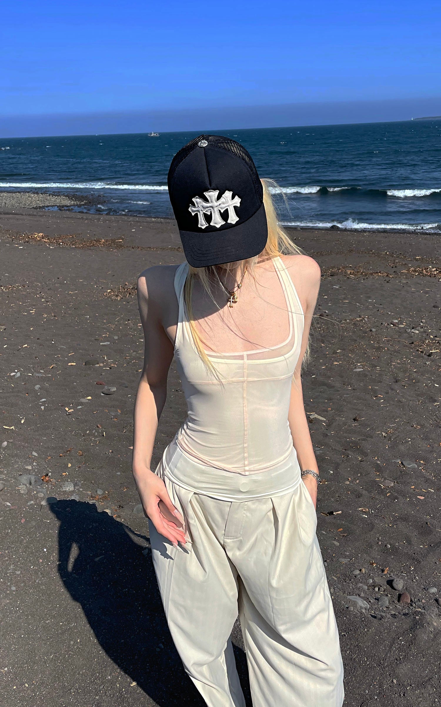 Rase le sol Gothic Letter Mesh Fitted Tank Top