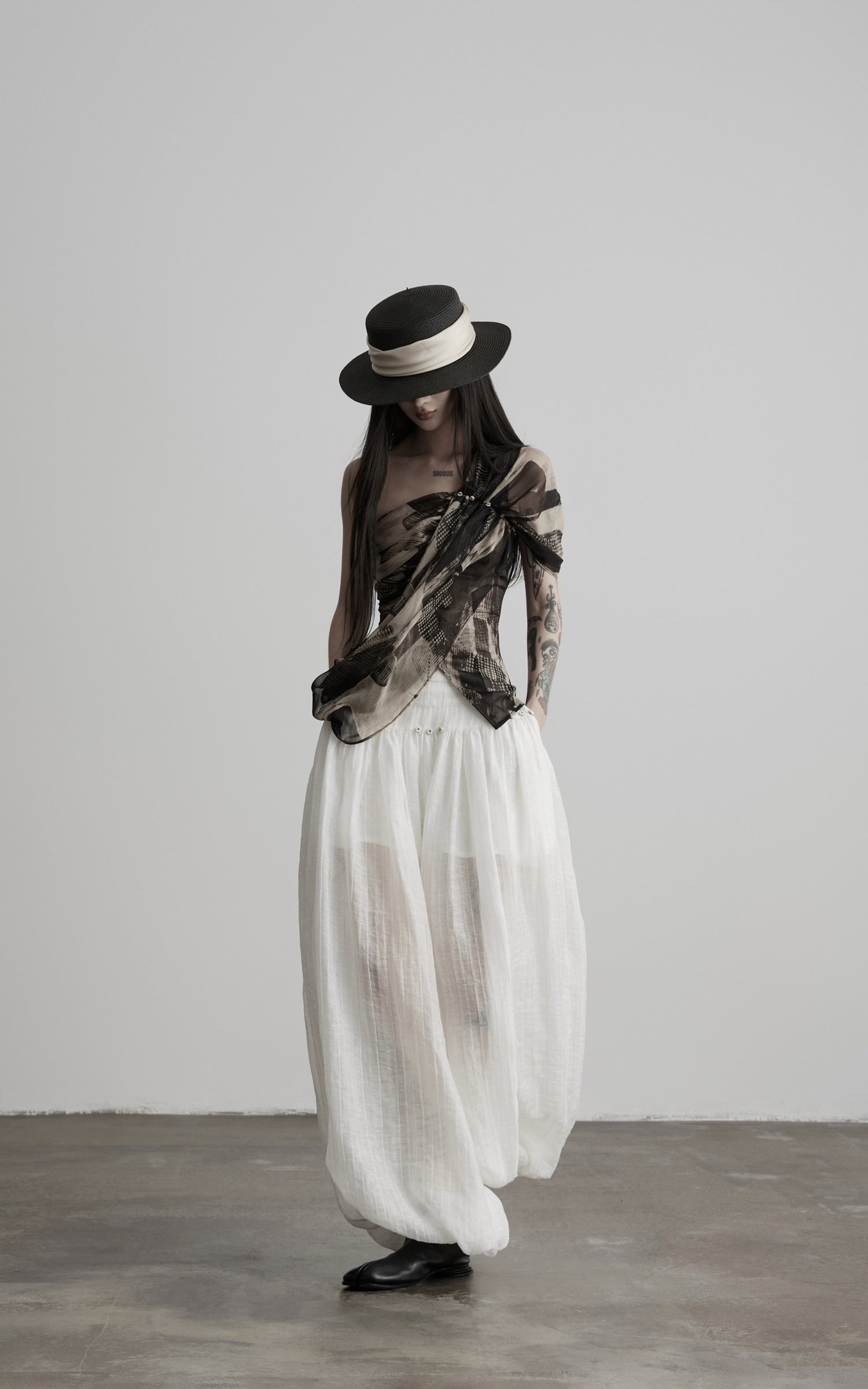 DOINDULGE One Shoulder Brushstroke Ruched Top