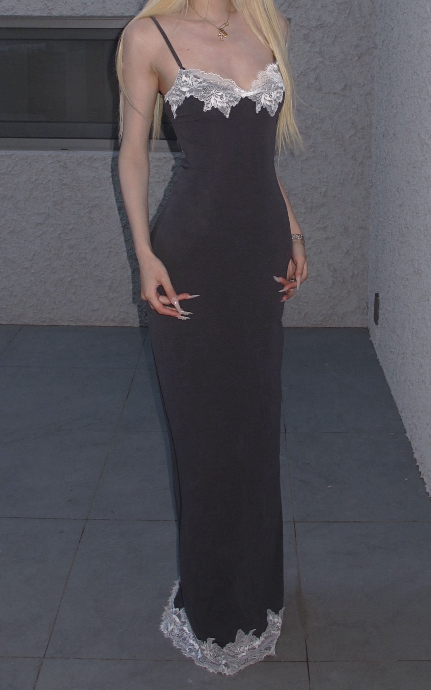 Rase le sol Lace-Trim Open Back Maxi Dress