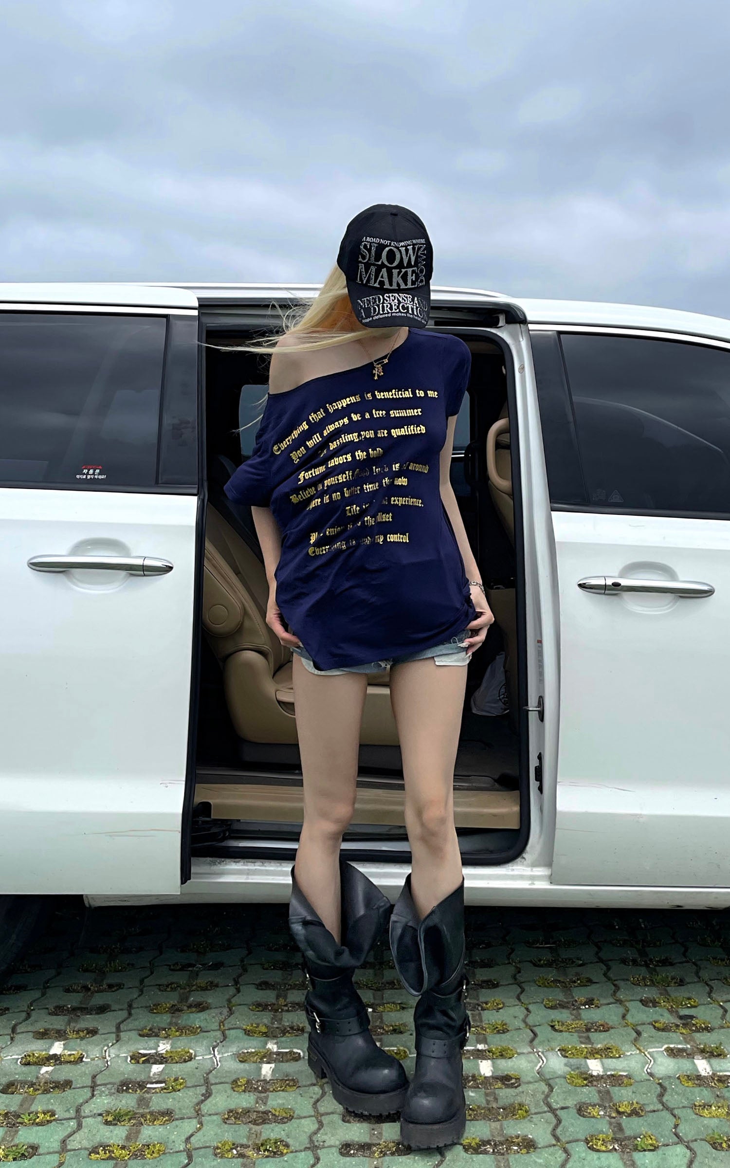 Rase le sol Navy Oversized Graphic T-Shirt with Gold Print