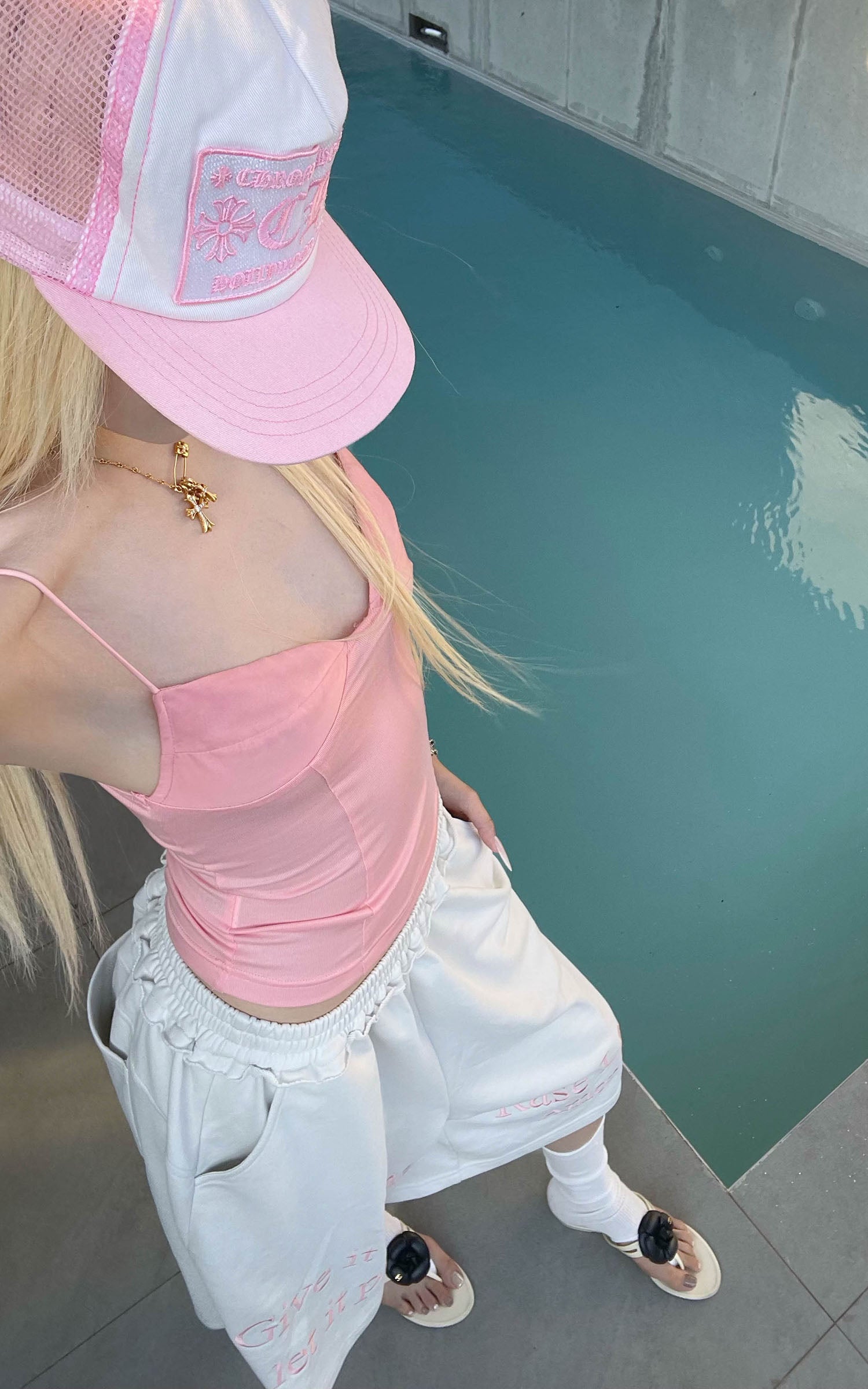 Rase le sol Sculpted Camisole &amp; Slogan Embroidered Wide-Leg Shorts Set