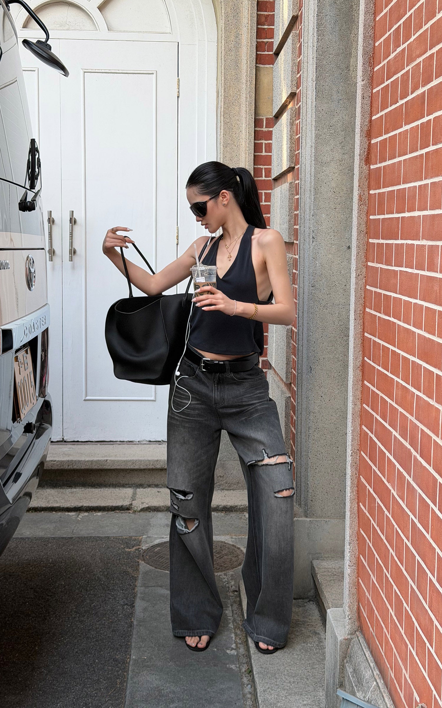 ROVENTE Distressed Washed Wide-Leg Denim Pants