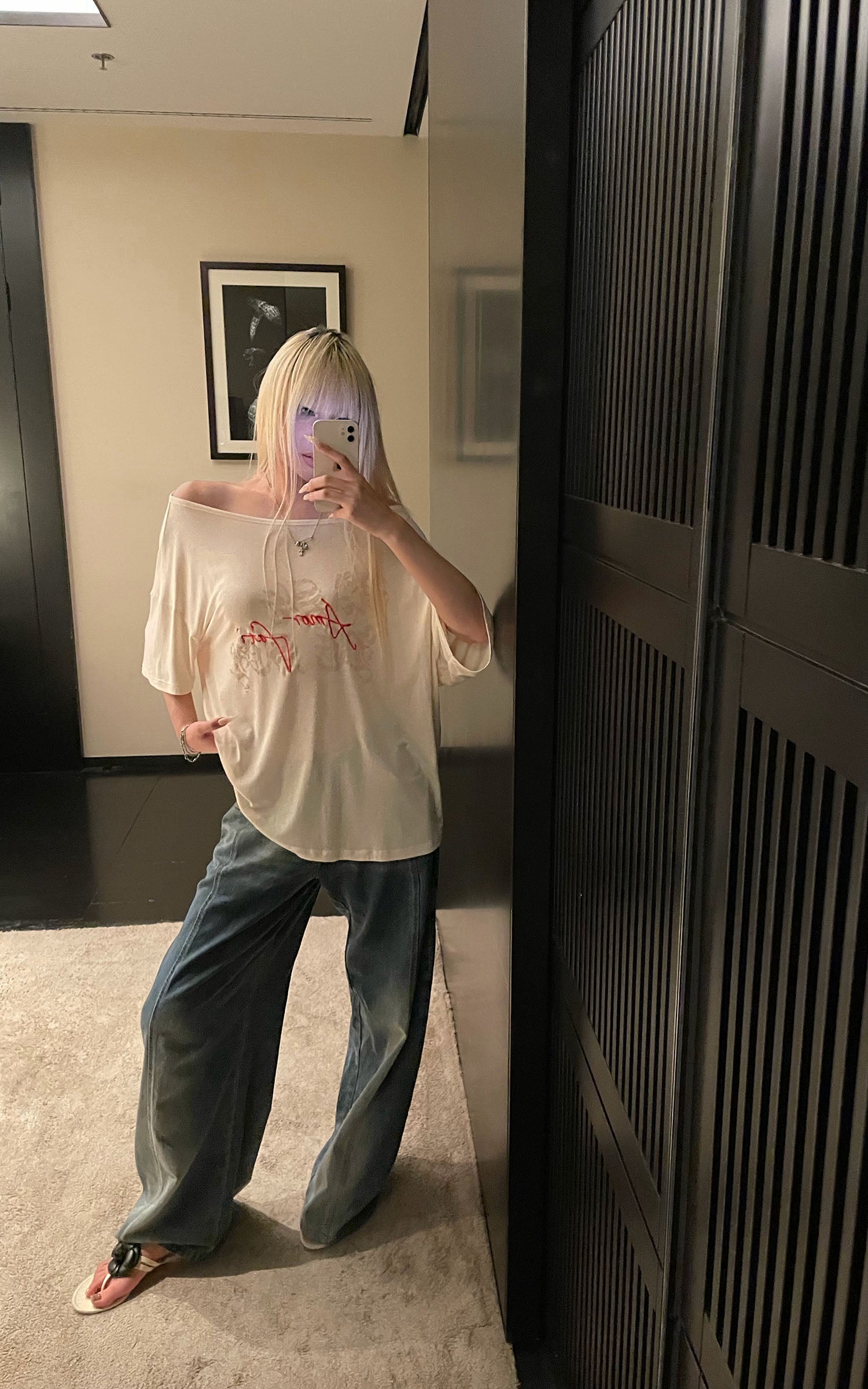 Rase le sol Amor Fati Off-Shoulder Oversized T-Shirt