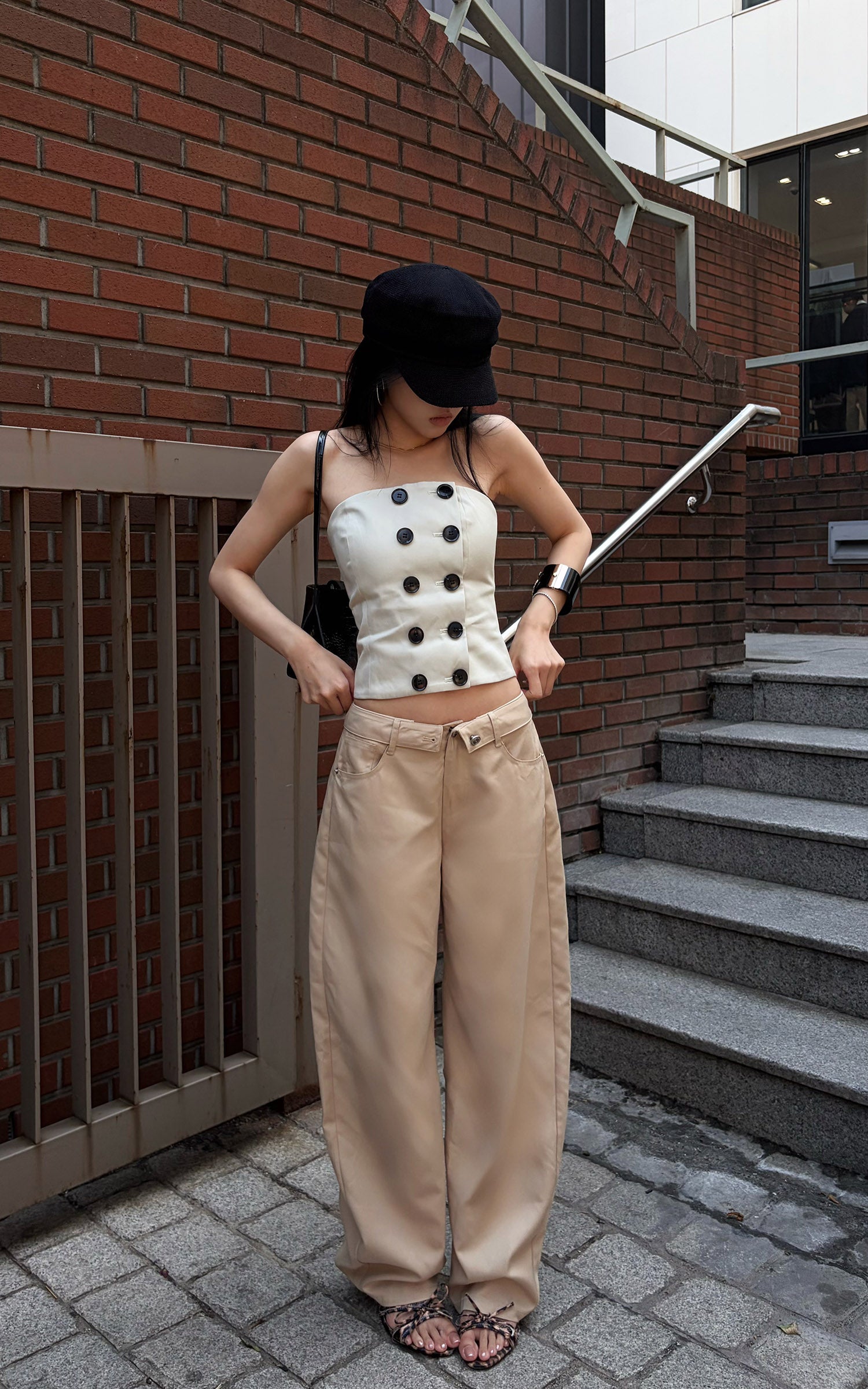 Hydrae Low-Rise Belt Detail Relaxed Wide-Leg Pants