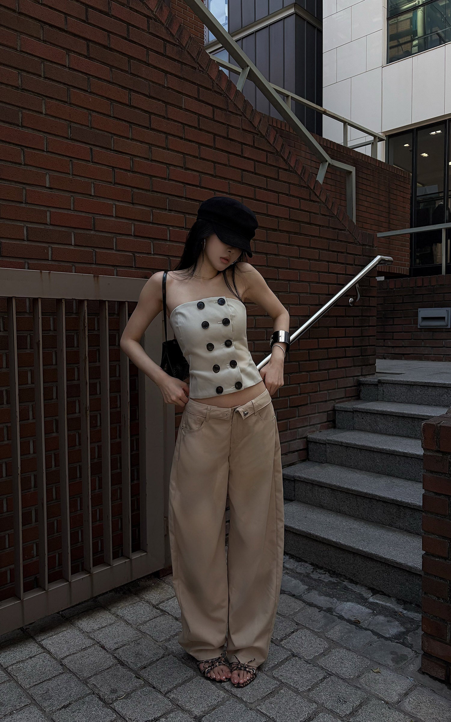 Hydrae Low-Rise Belt Detail Relaxed Wide-Leg Pants
