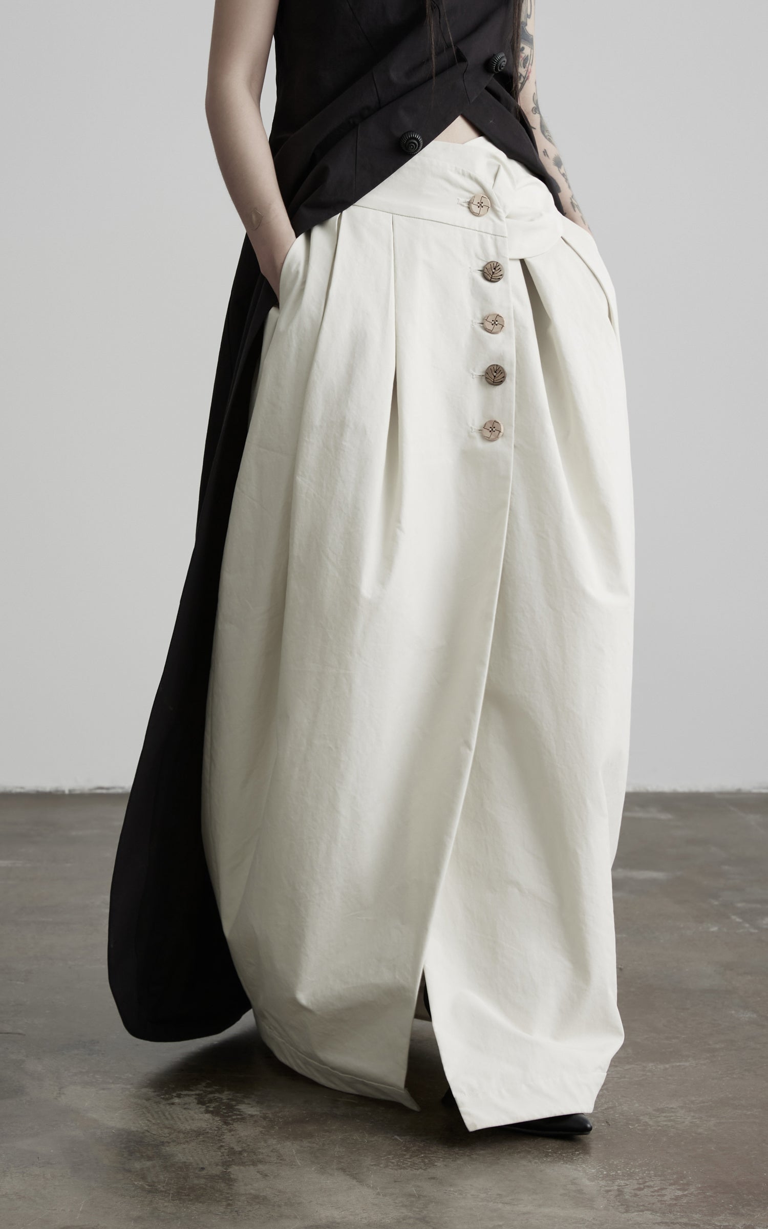 DOINDULGE High Waist Pleated Wrap Maxi Skirt