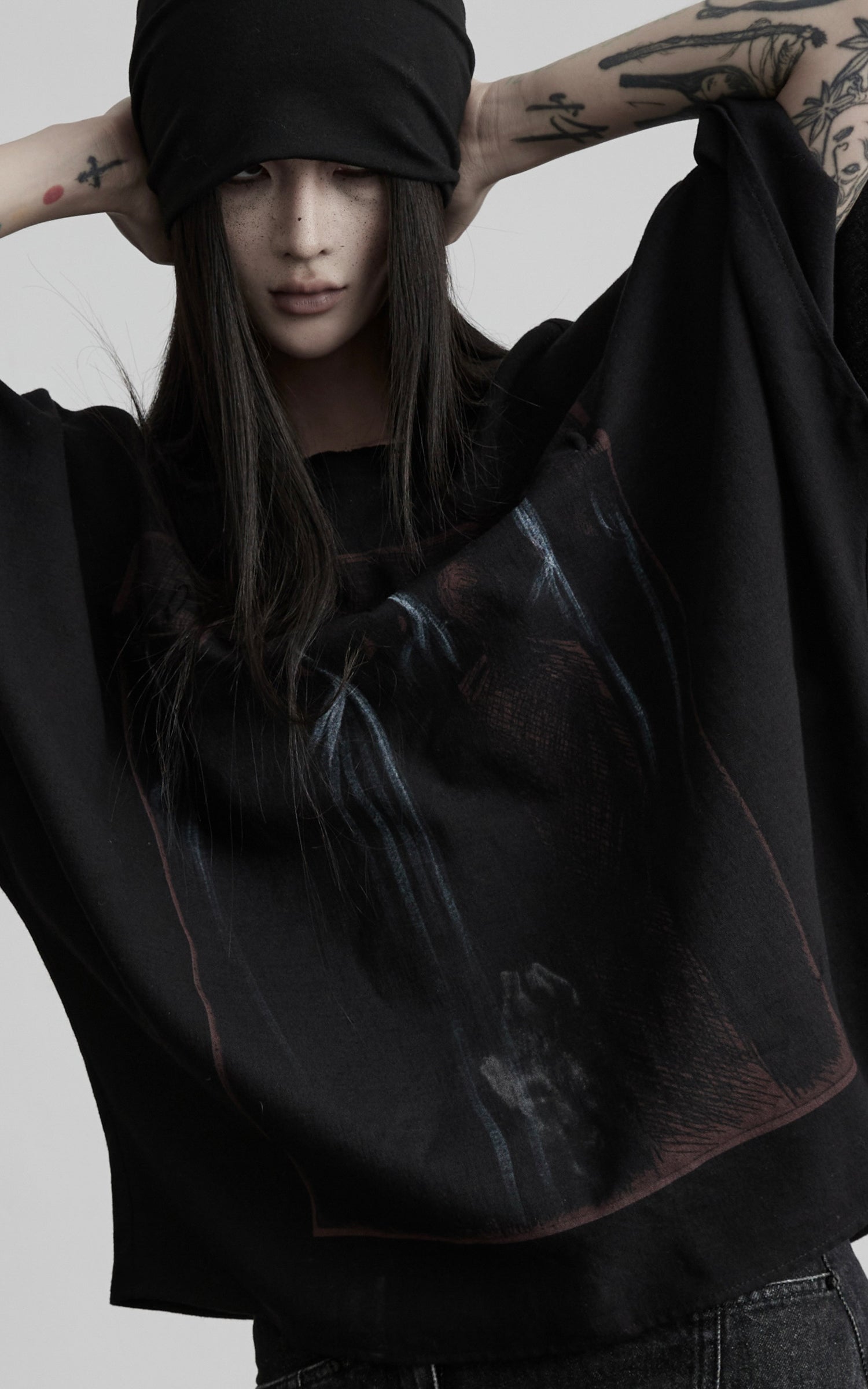 DOINDULGE Oversized Graphic Batwing Sleeve T-Shirt