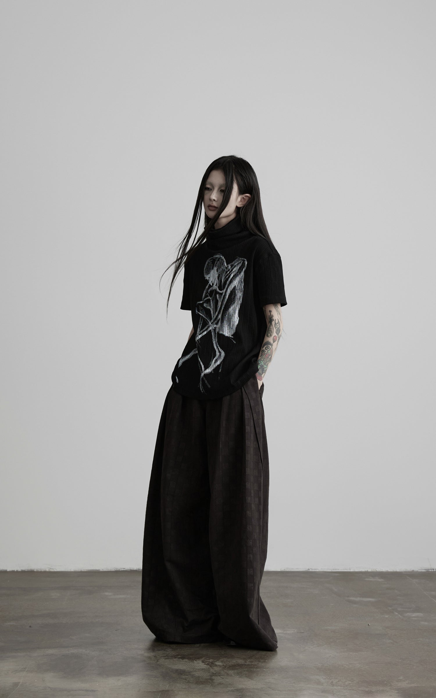 DOINDULGE High Stretch Ribbed Graphic T-Shirt