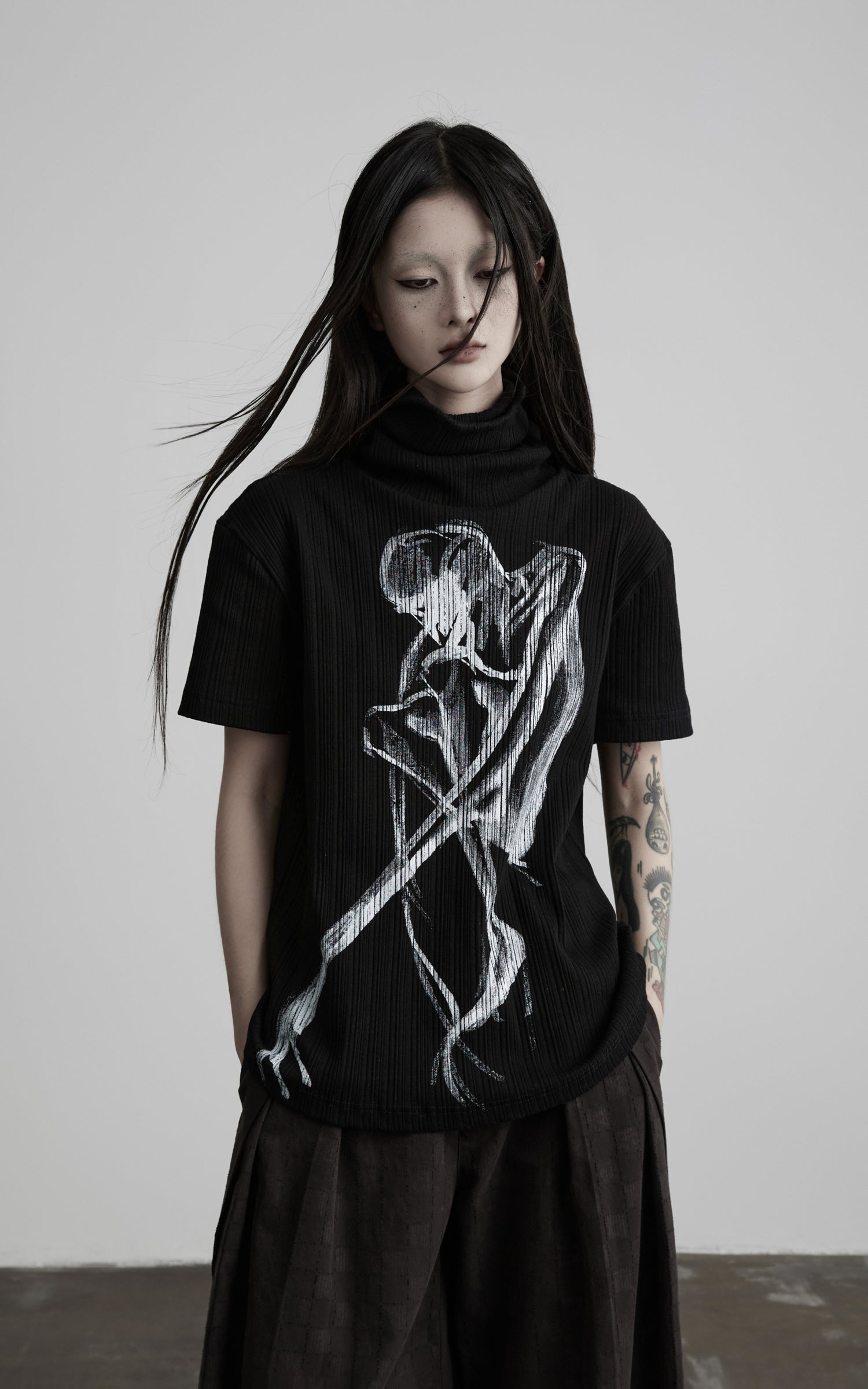 DOINDULGE High Stretch Ribbed Graphic T-Shirt