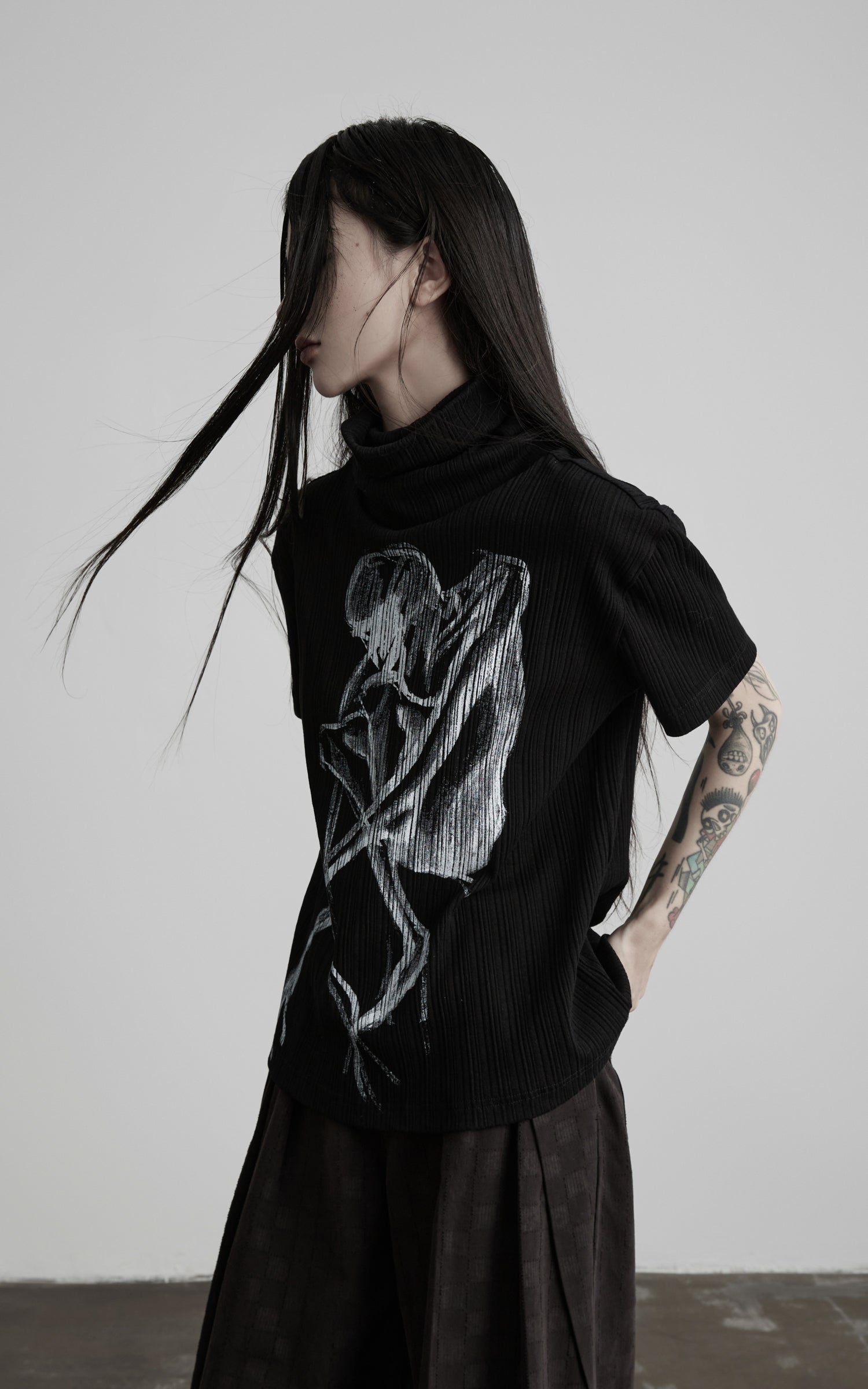 DOINDULGE High Stretch Ribbed Graphic T-Shirt