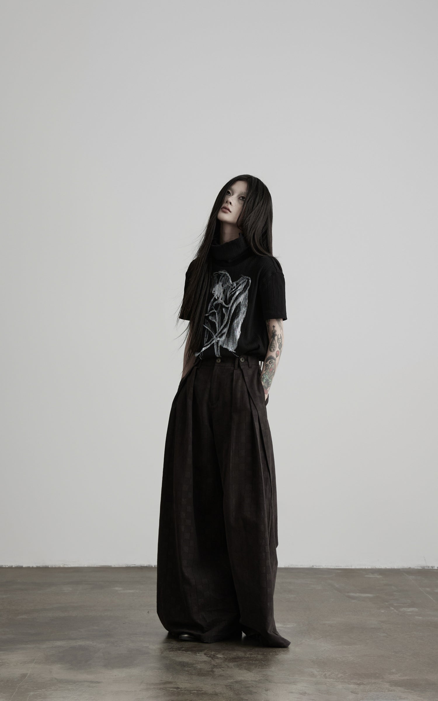 DOINDULGE High Stretch Ribbed Graphic T-Shirt