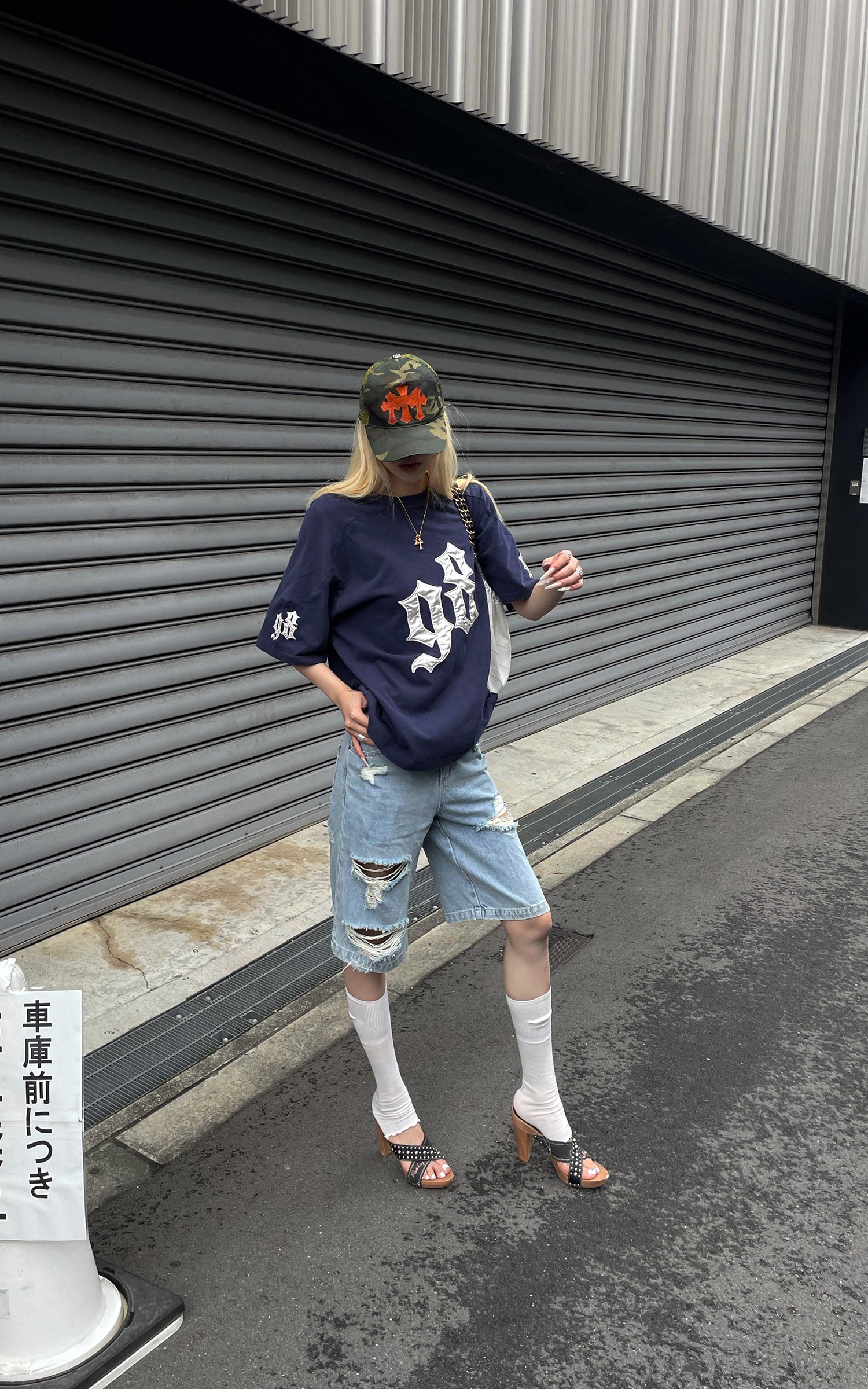 Rase le sol Gothic Number Appliqué Washed Oversized T-Shirt