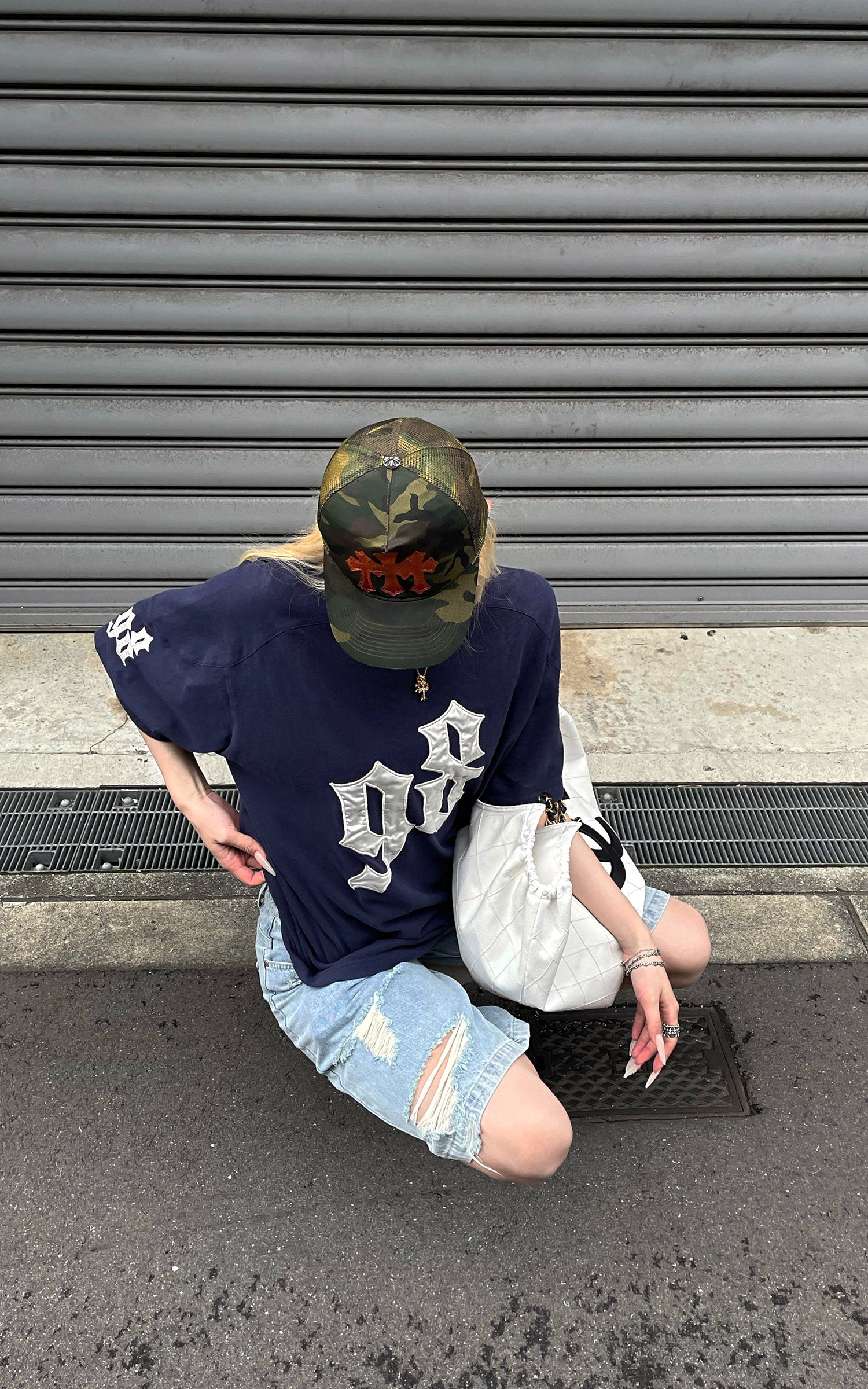 Rase le sol Low-Rise Asymmetric Waist Distressed Denim Pants