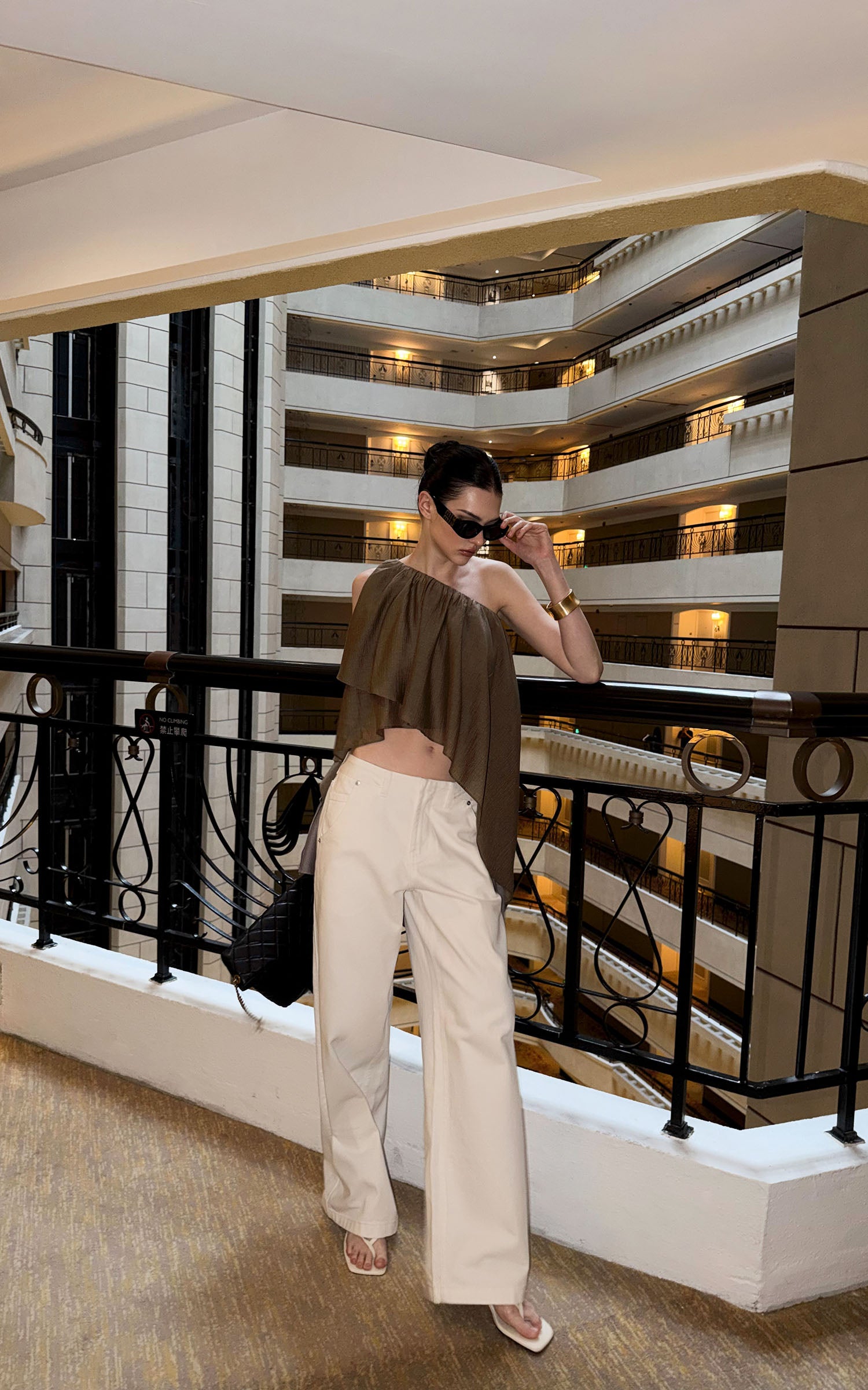 0122stepll Asymmetric Draped One-Shoulder Top