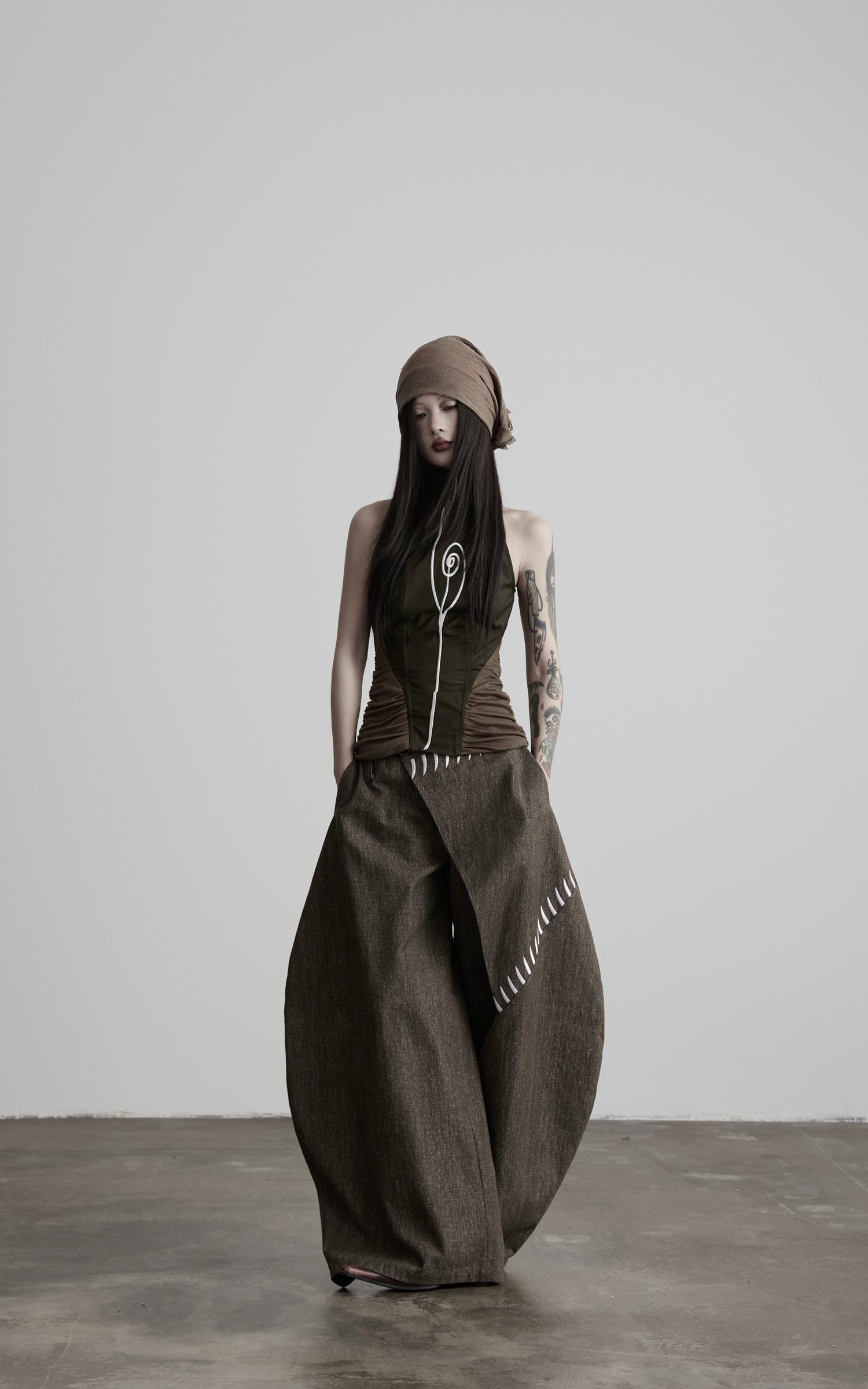DOINDULGE High Neck Ruched Sleeveless Tank Top