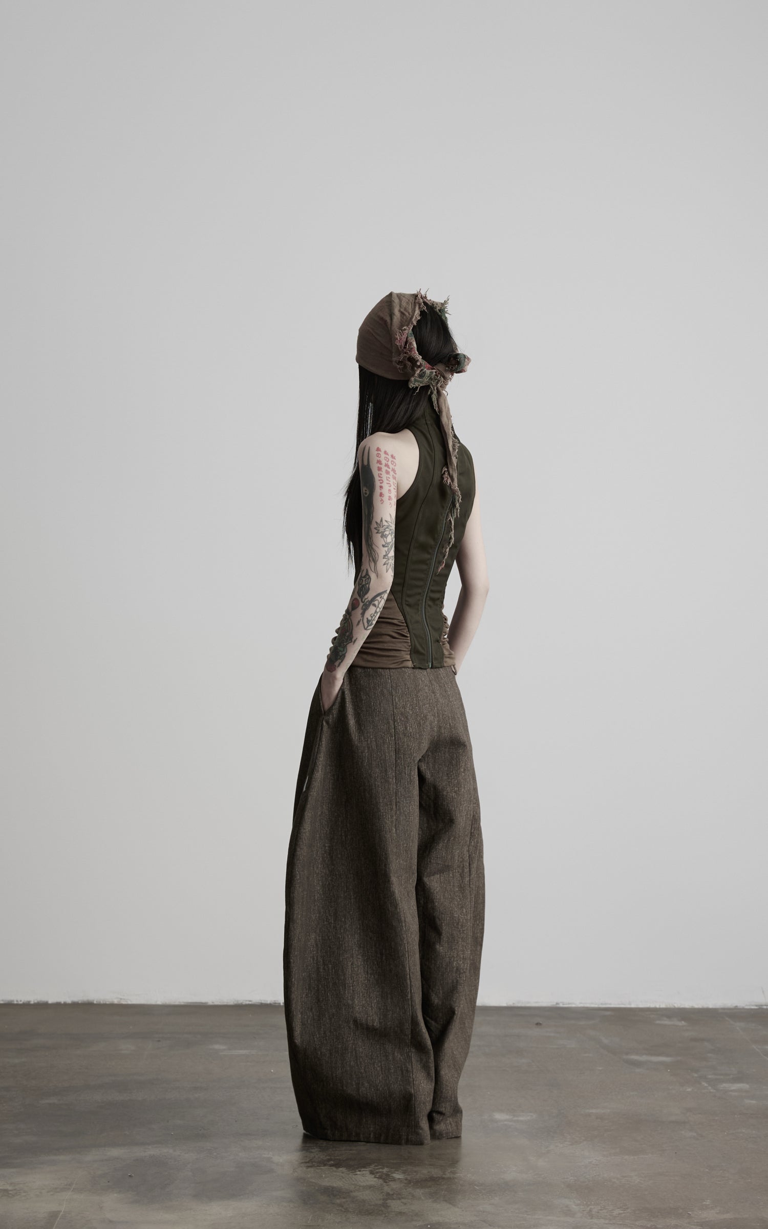 DOINDULGE High Neck Ruched Sleeveless Tank Top