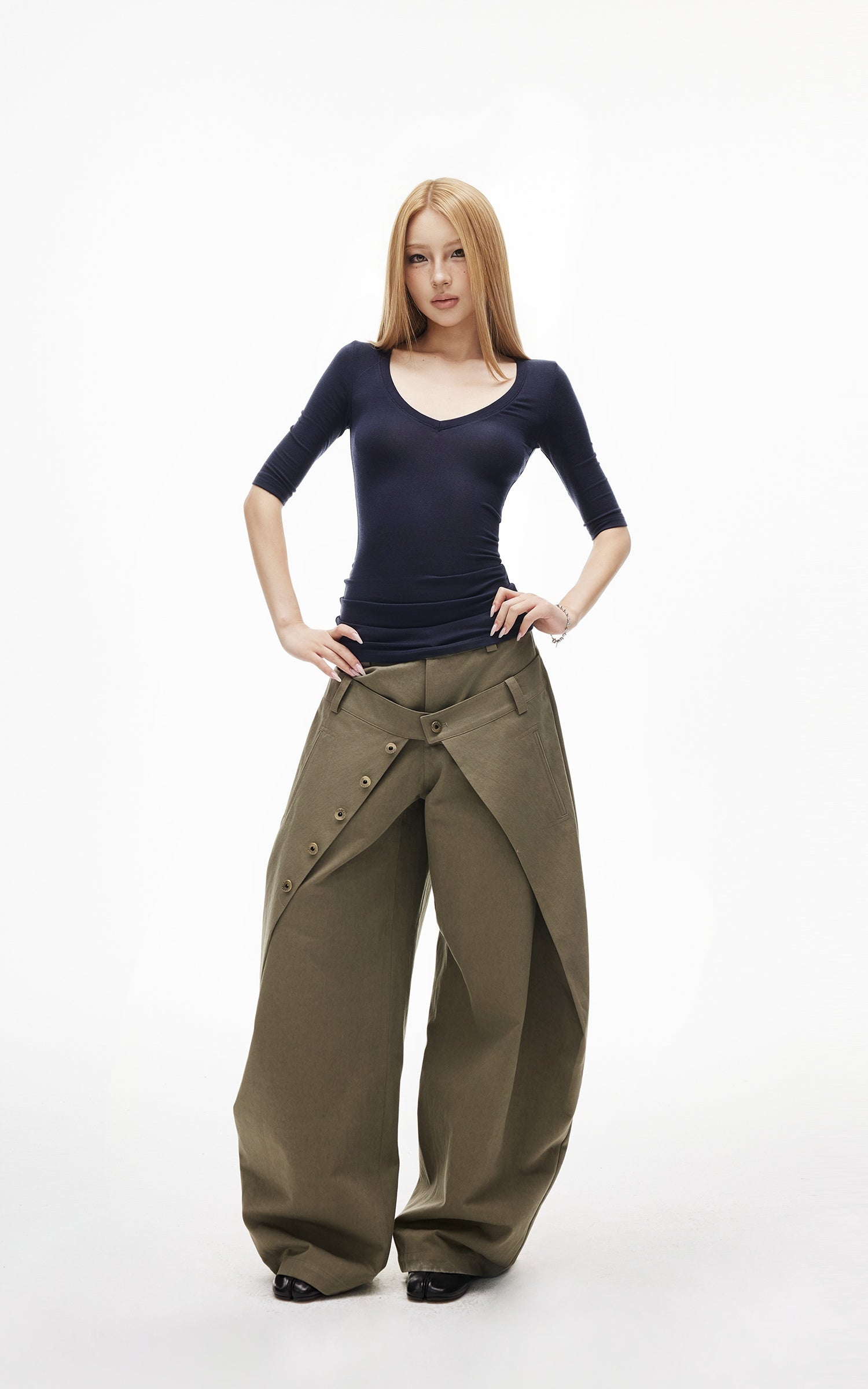 IAMXIAA Classic Wool Stretch V-Neck Slim Fit Half Sleeve Top