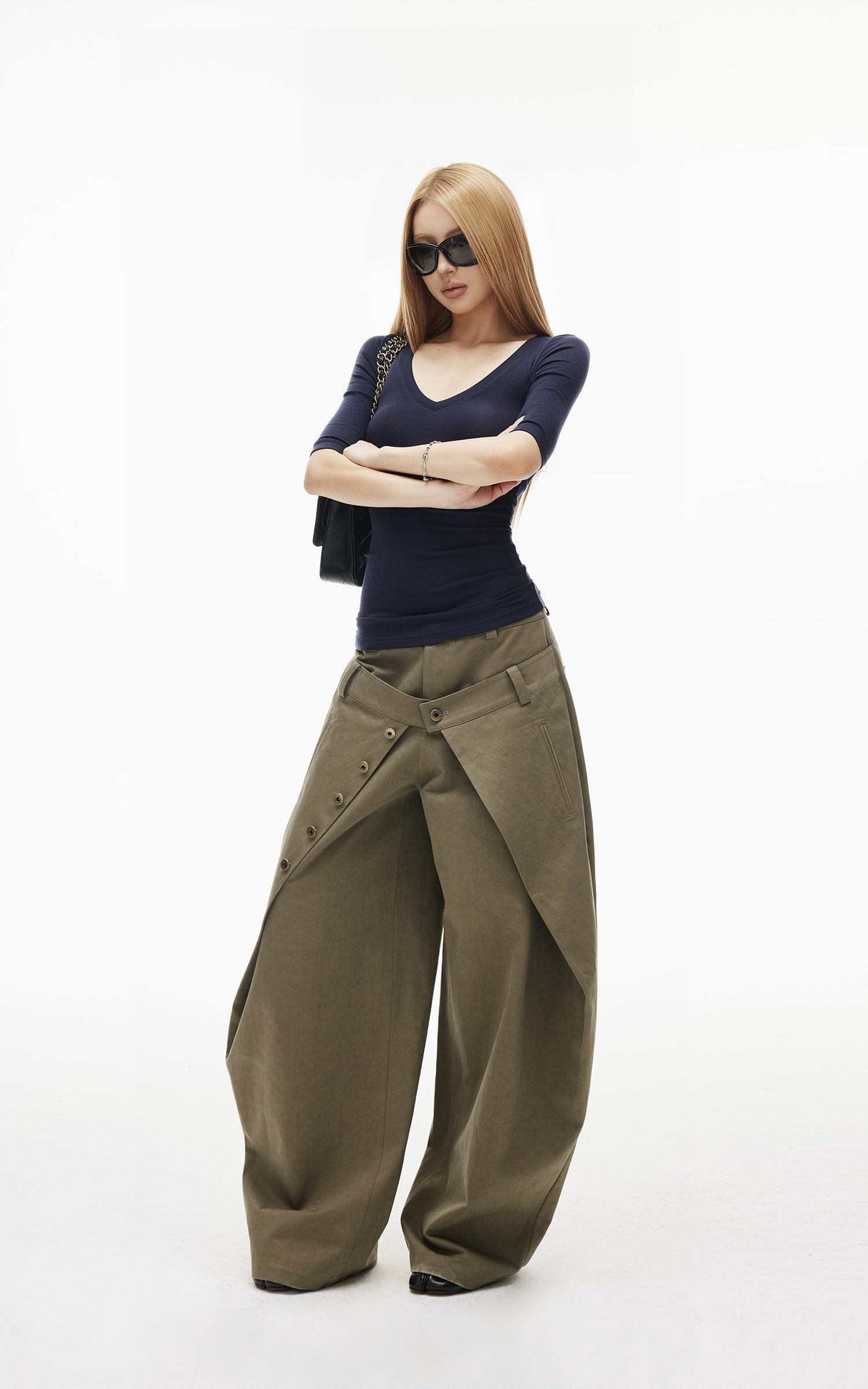 IAMXIAA Classic Wool Stretch V-Neck Slim Fit Half Sleeve Top