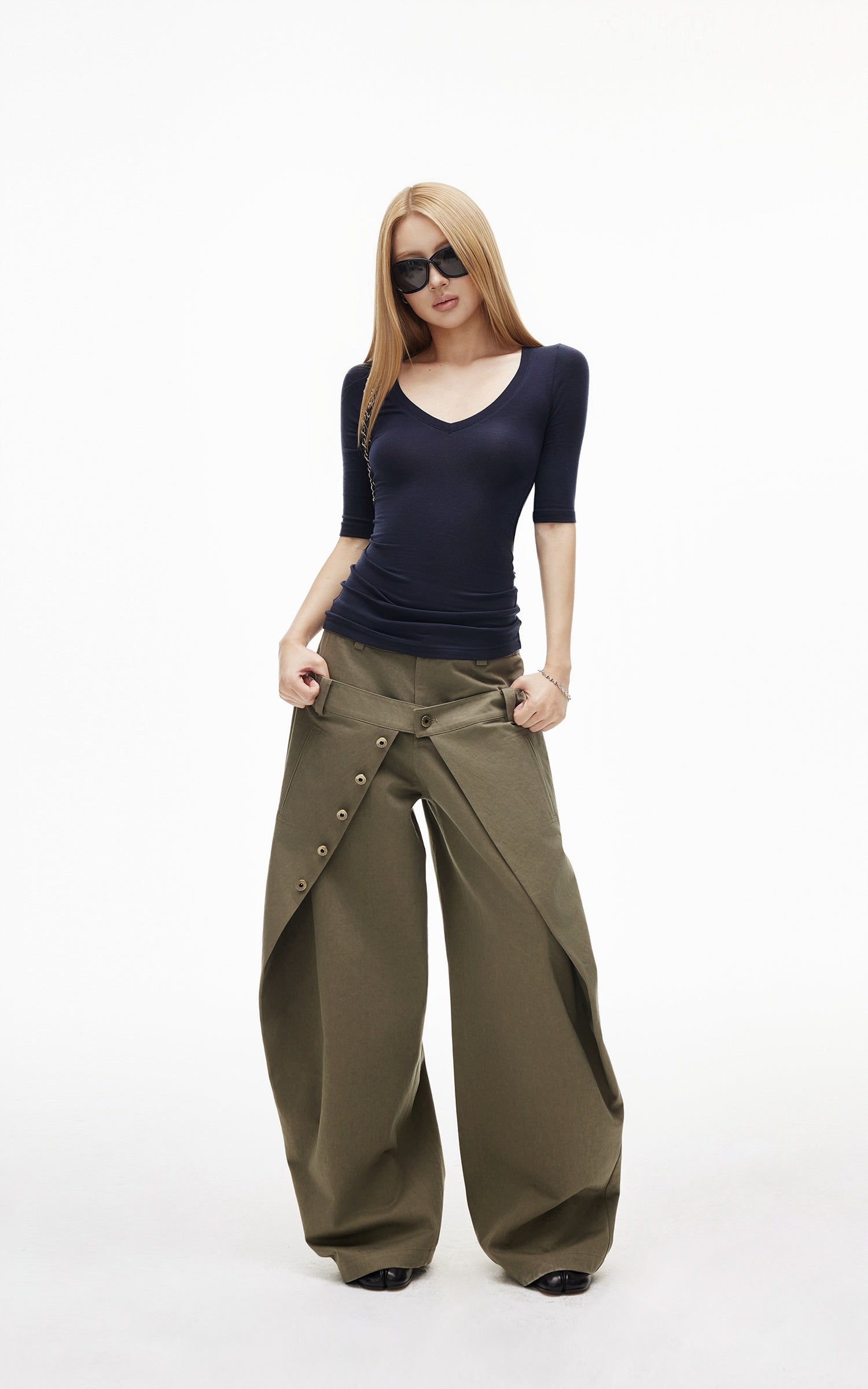 IAMXIAA Classic Wool Stretch V-Neck Slim Fit Half Sleeve Top