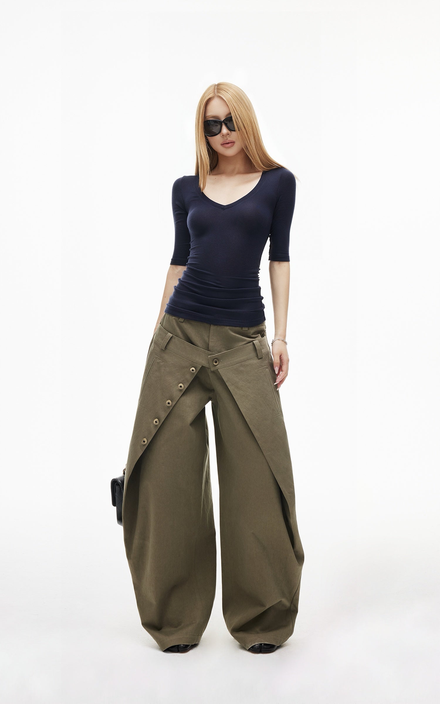 IAMXIAA Classic Wool Stretch V-Neck Slim Fit Half Sleeve Top