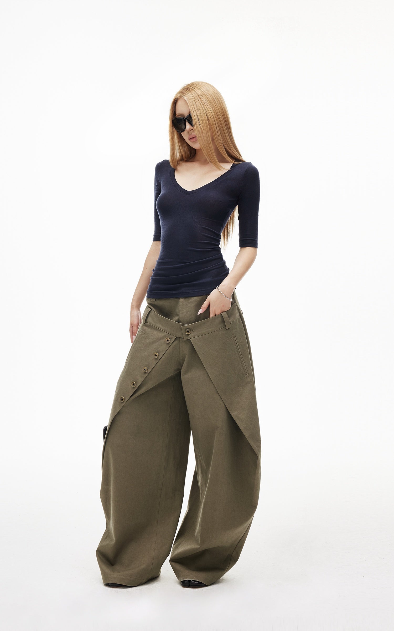 IAMXIAA Classic Wool Stretch V-Neck Slim Fit Half Sleeve Top