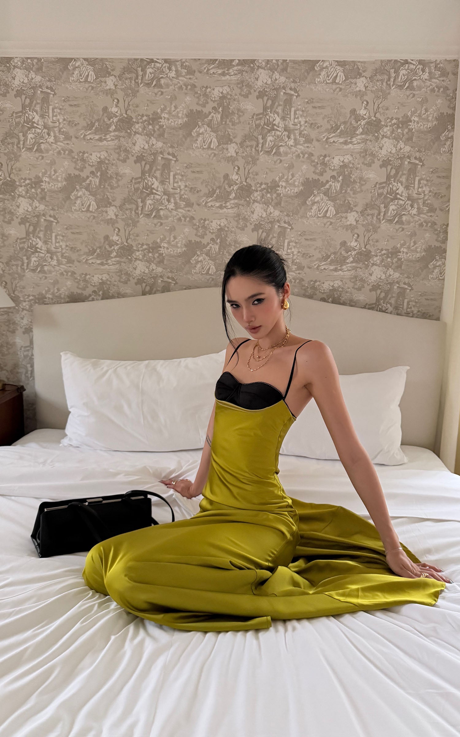 ROVENTE Contrast Bust Satin Flared Maxi Dress