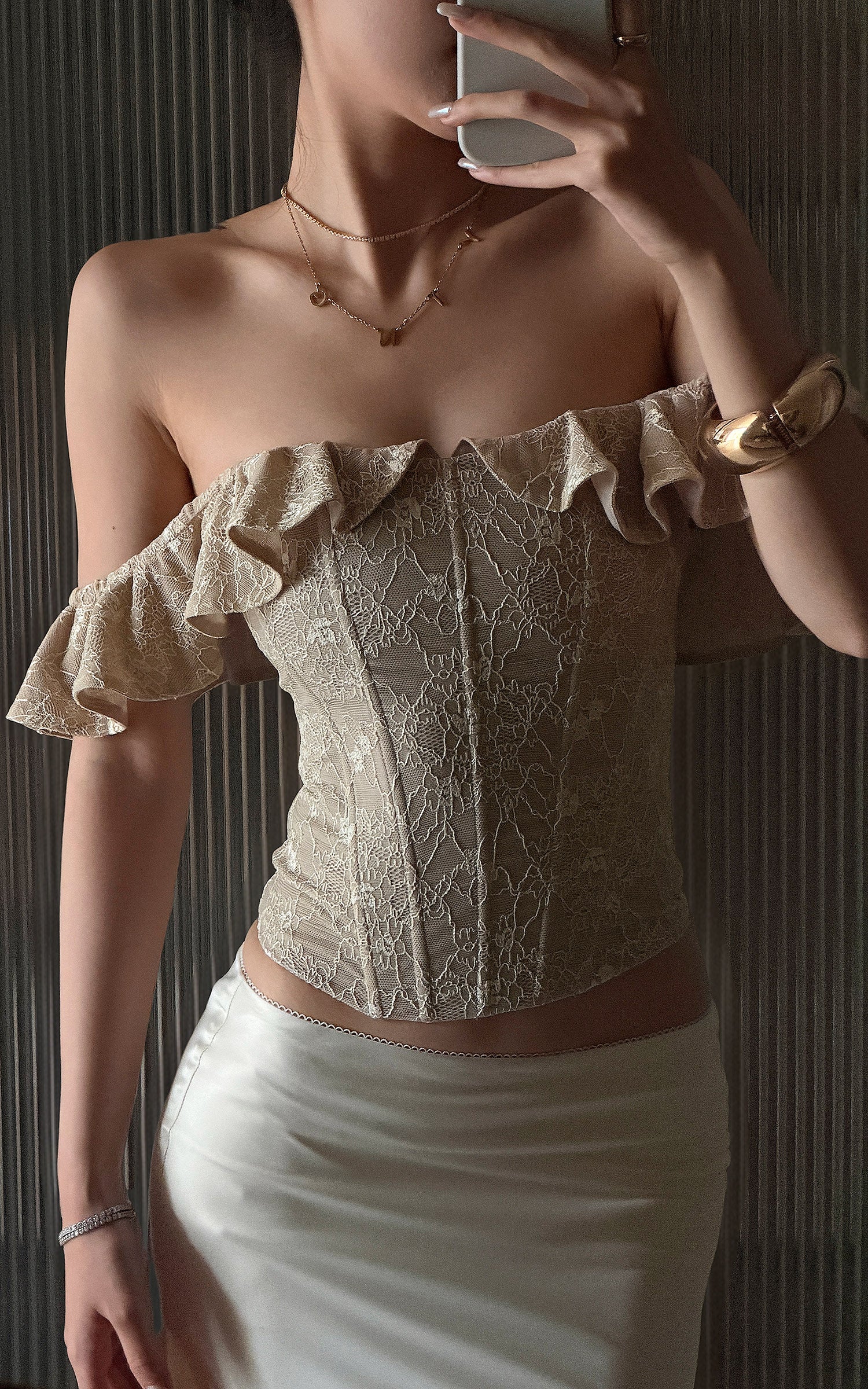 Hydrae Off-Shoulder Floral Lace Corset Ruffle Trim Sculpted Waist Top