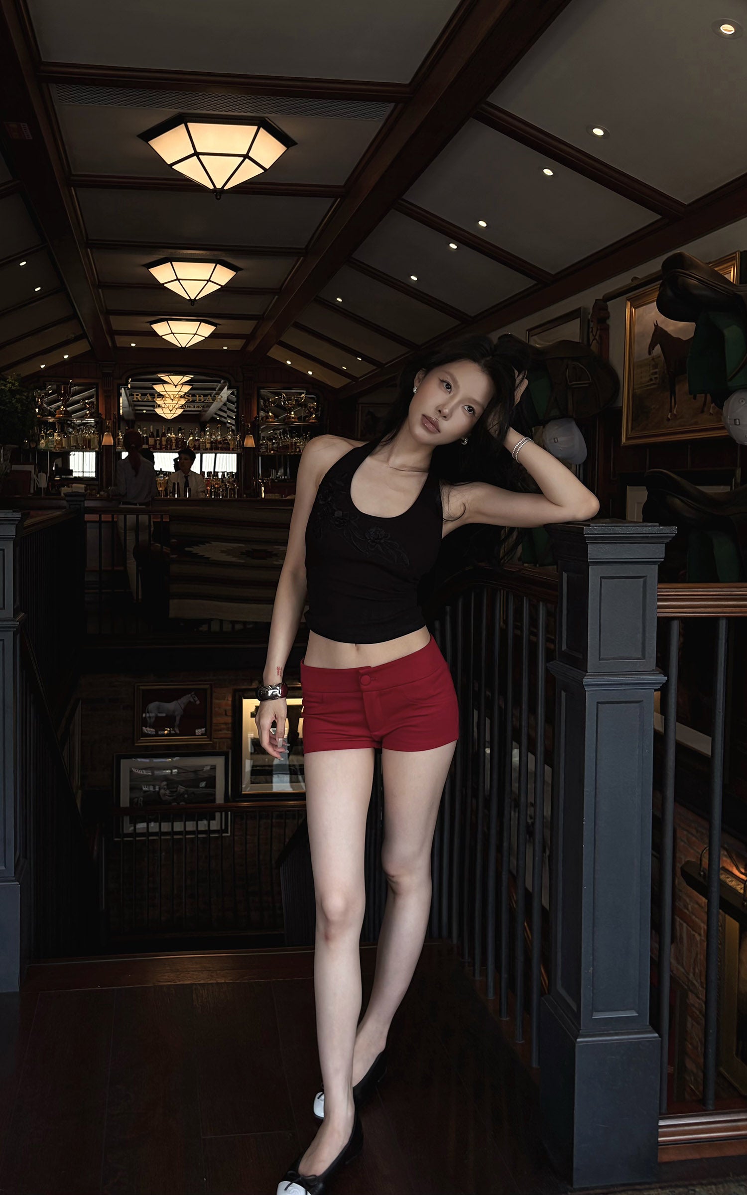 Hydrae Low-Rise Sculpted Micro Shorts with Curved Pocket Seams and Tailored Back Pockets