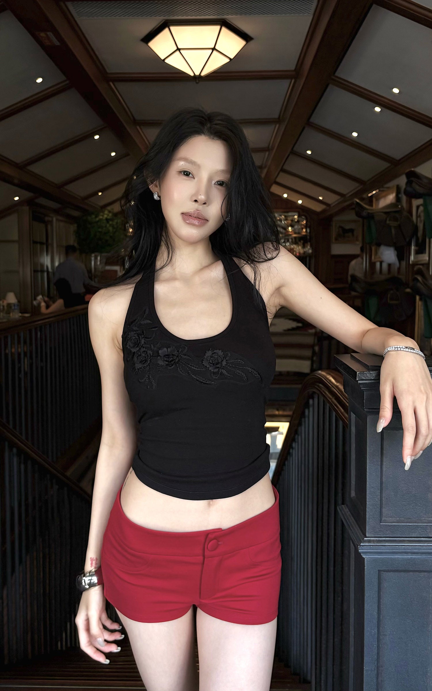 Hydrae Low-Rise Sculpted Micro Shorts with Curved Pocket Seams and Tailored Back Pockets