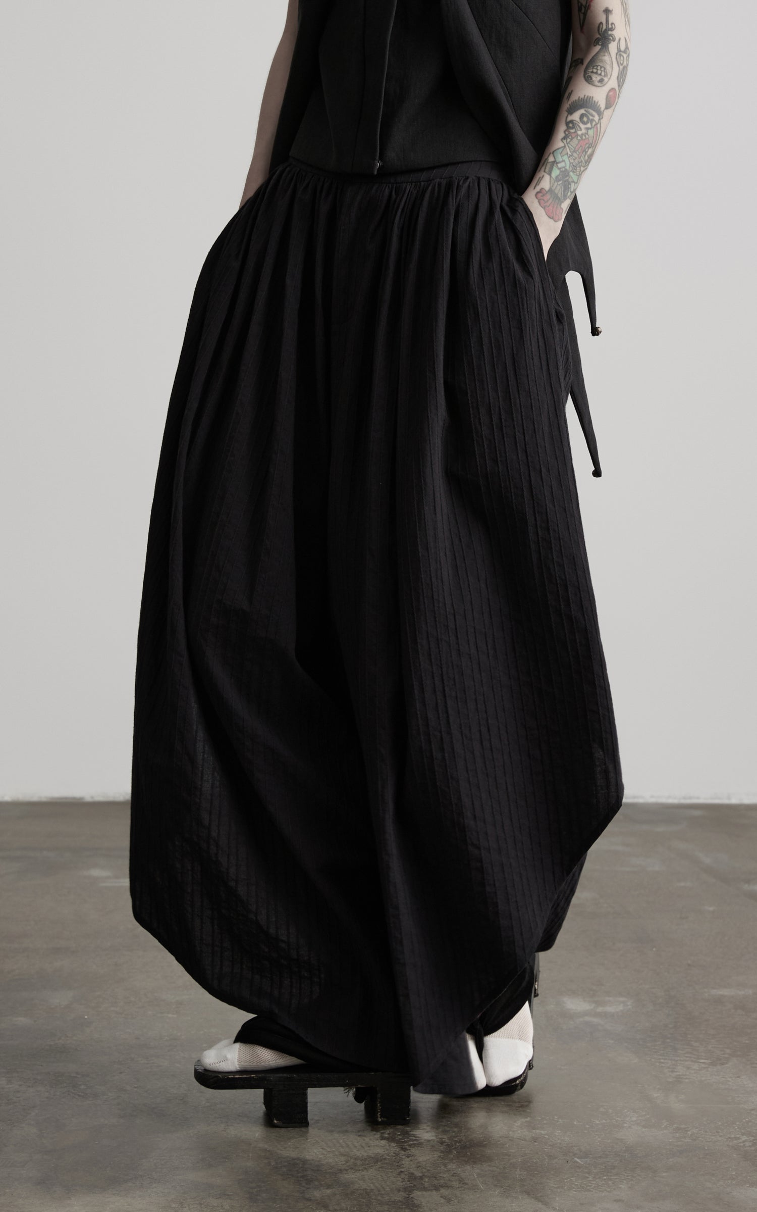 DOINDULGE Asymmetric Textured Wide-Leg Palazzo Pants