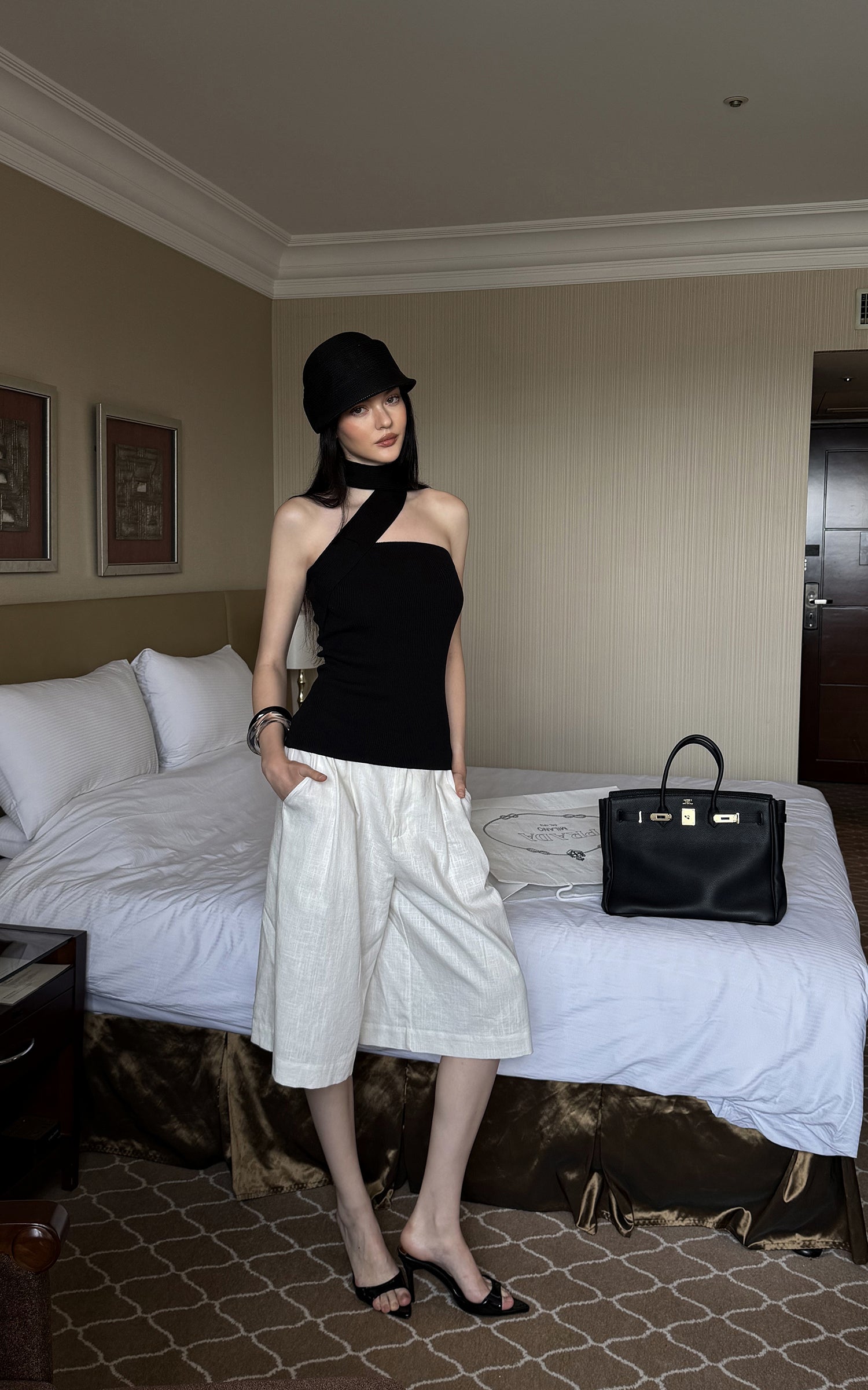 0122stepll Pleated Wide-Leg Capri Pants