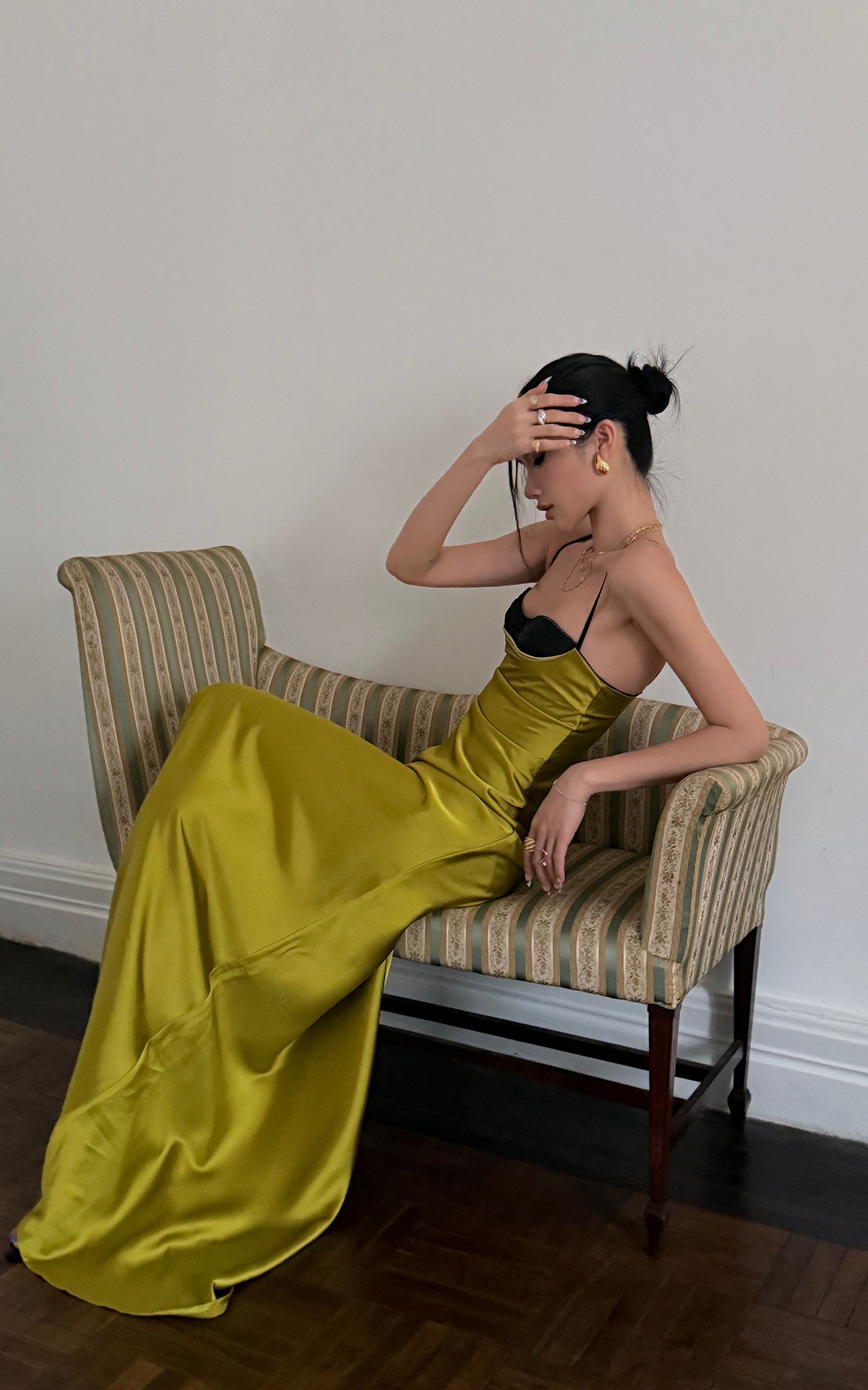 ROVENTE Contrast Bust Satin Flared Maxi Dress