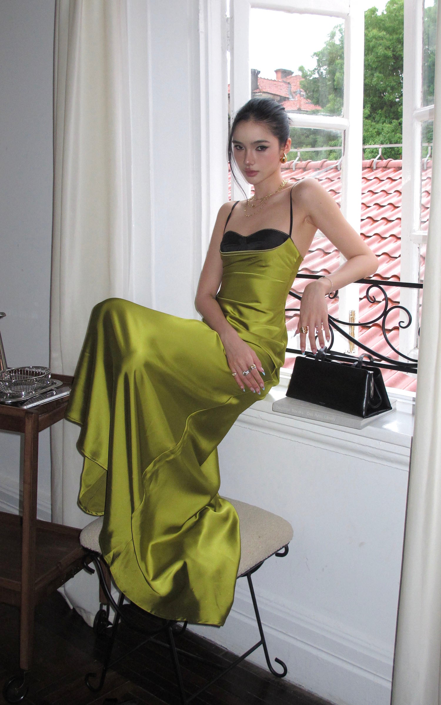 ROVENTE Contrast Bust Satin Flared Maxi Dress
