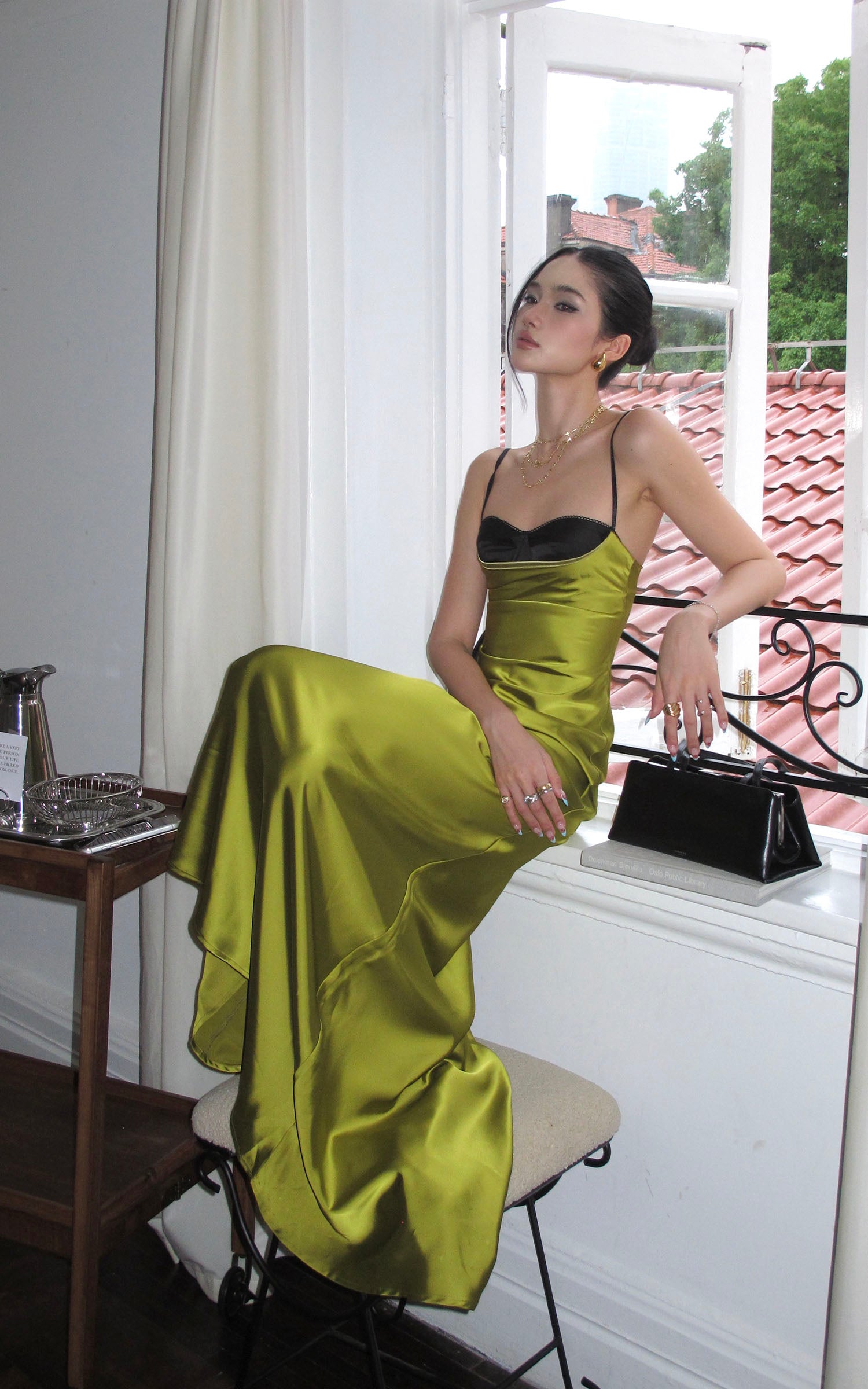 ROVENTE Contrast Bust Satin Flared Maxi Dress