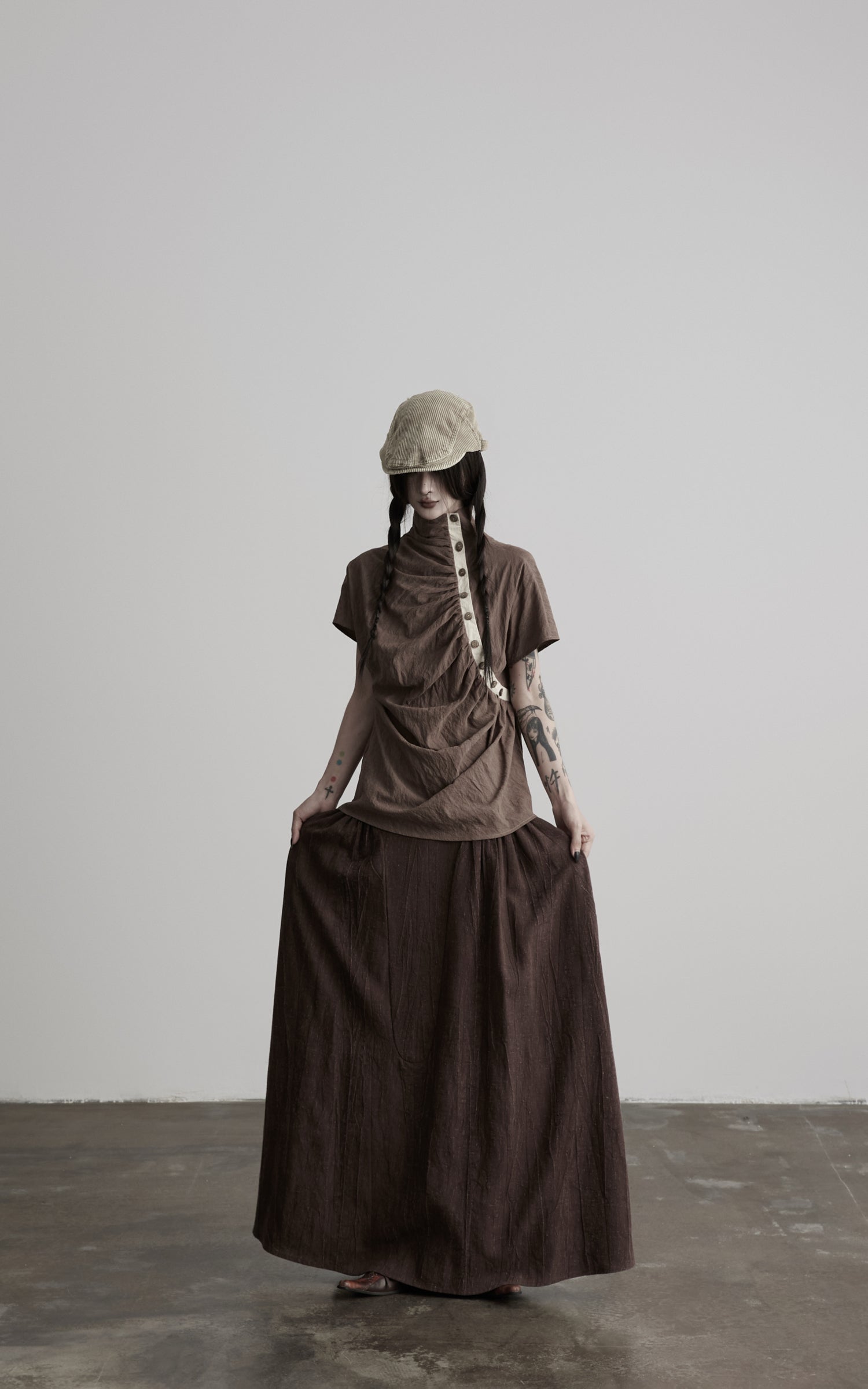 DOINDULGE High Neck Ruched Button T-Shirt