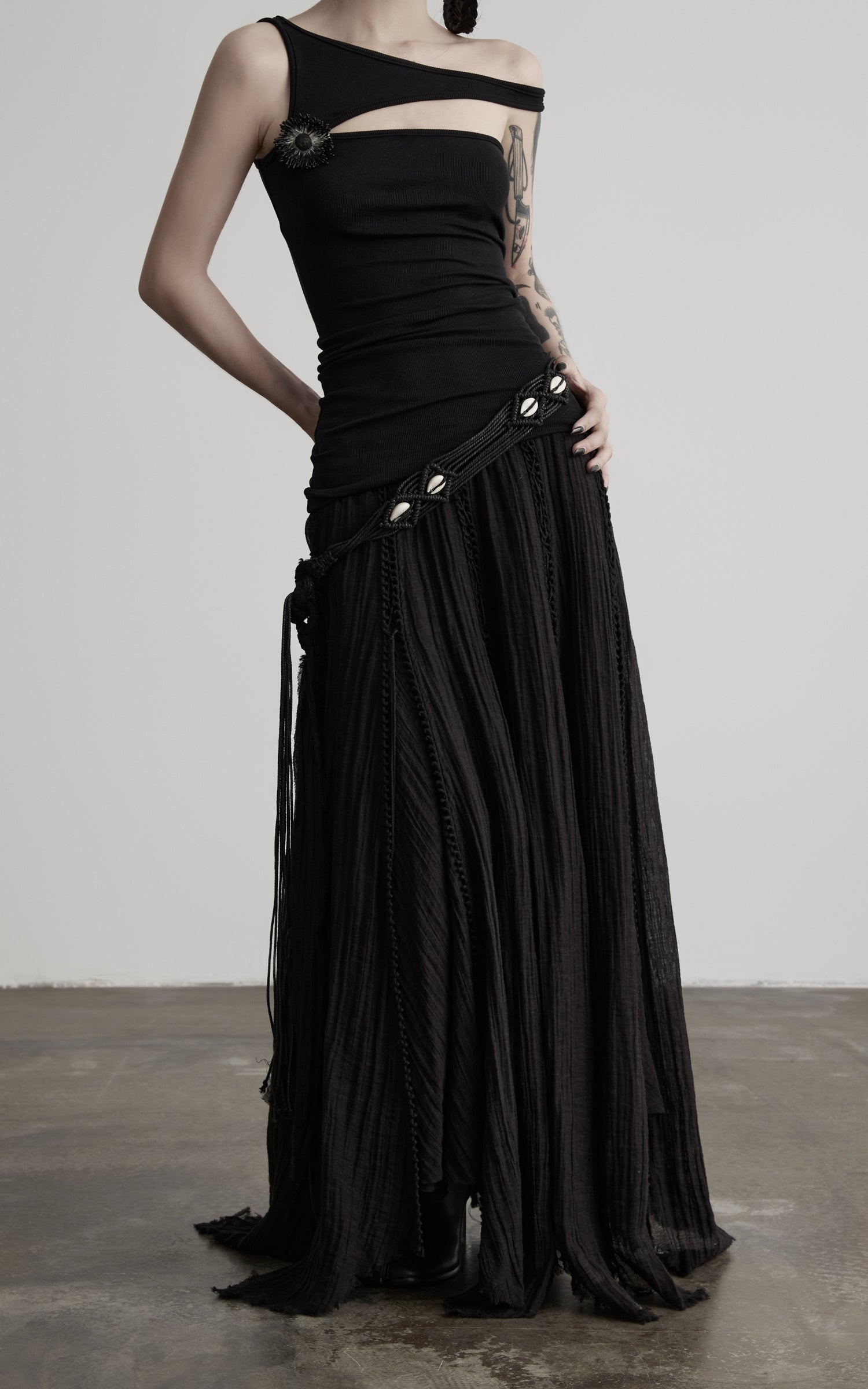 DOINDULGE Hand-Braided Belt Crinkled Maxi Skirt