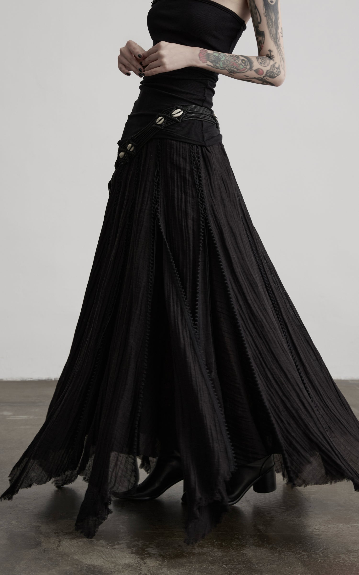 DOINDULGE Hand-Braided Belt Crinkled Maxi Skirt