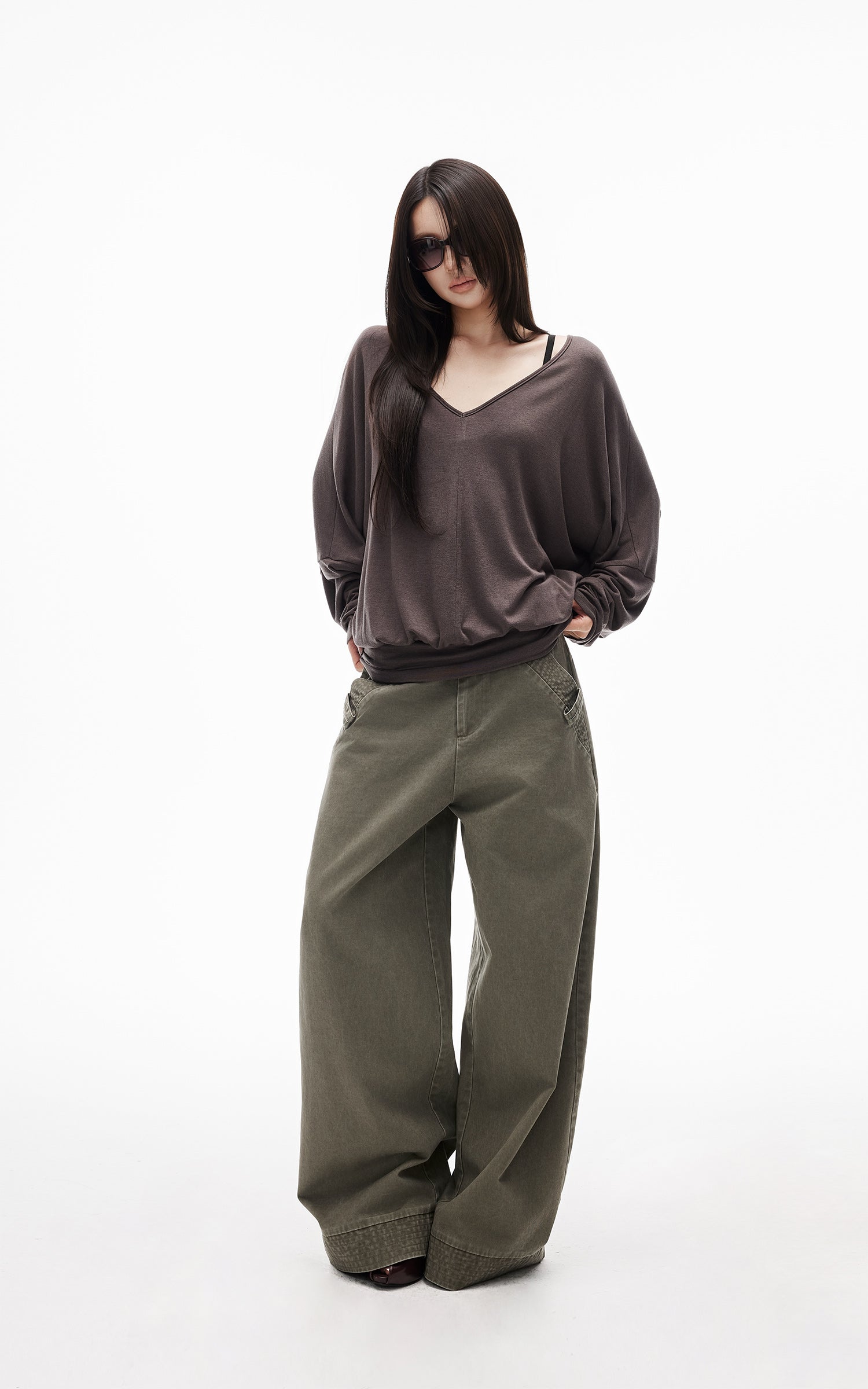 IAMXIAA Relaxed V-Neck Knit Long Sleeve Top