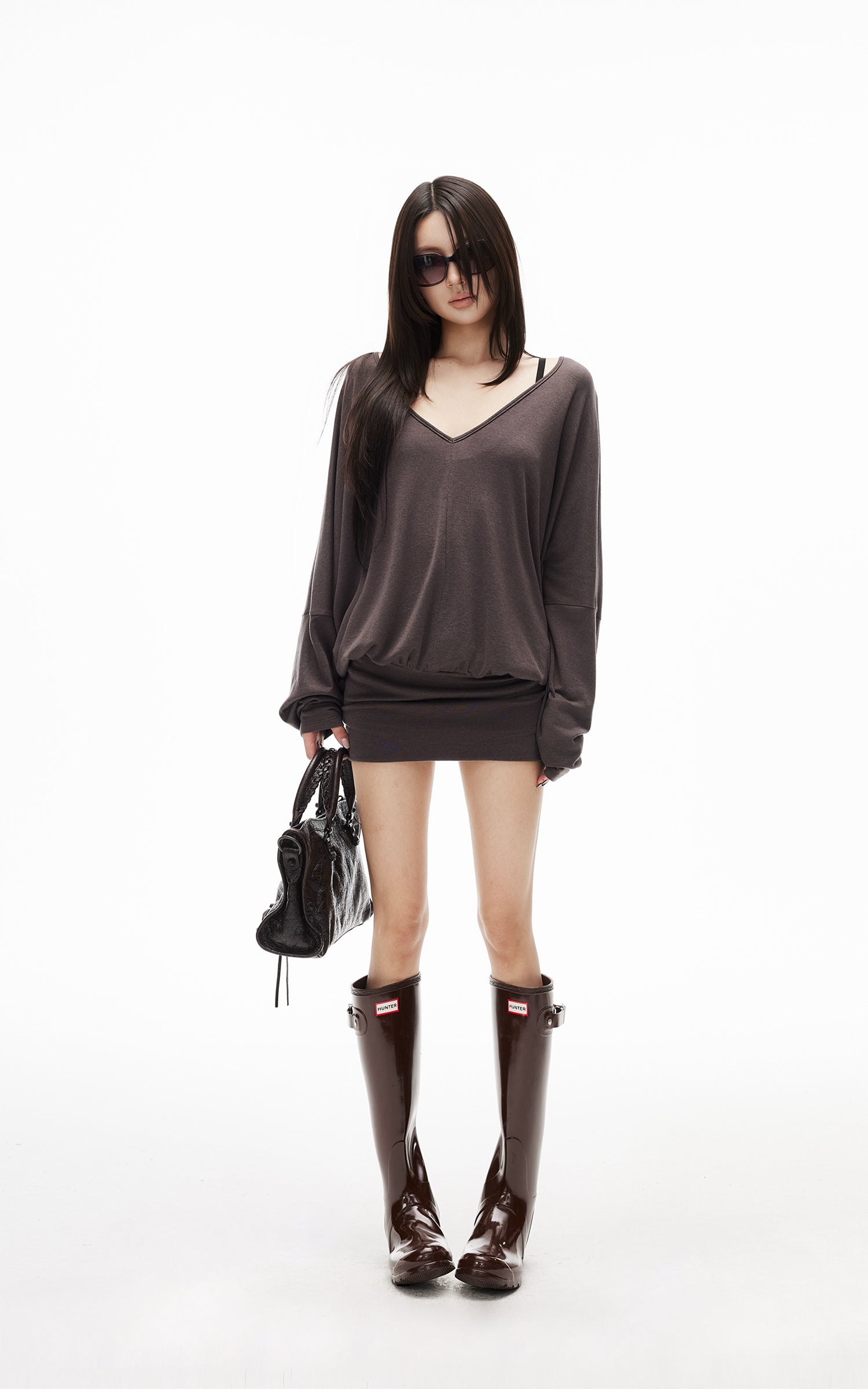IAMXIAA Relaxed V-Neck Knit Long Sleeve Top