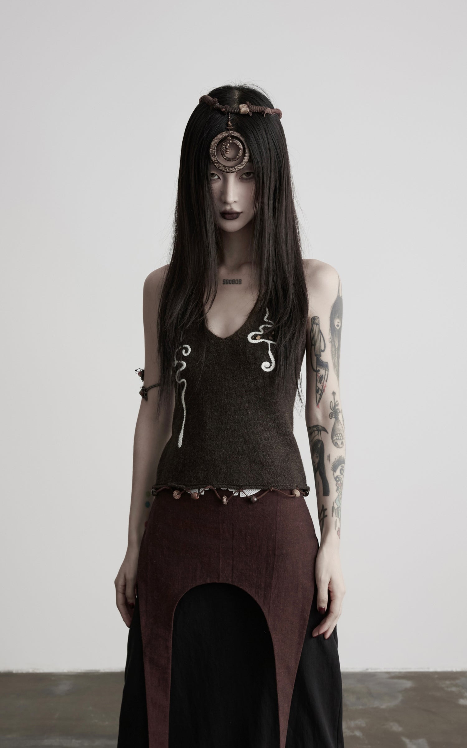 DOINDULGE V-Neck Halter Embroidered Knit Top
