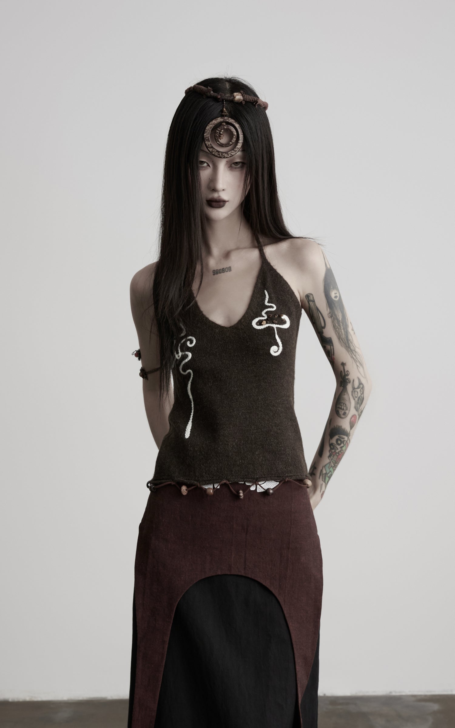 DOINDULGE V-Neck Halter Embroidered Knit Top