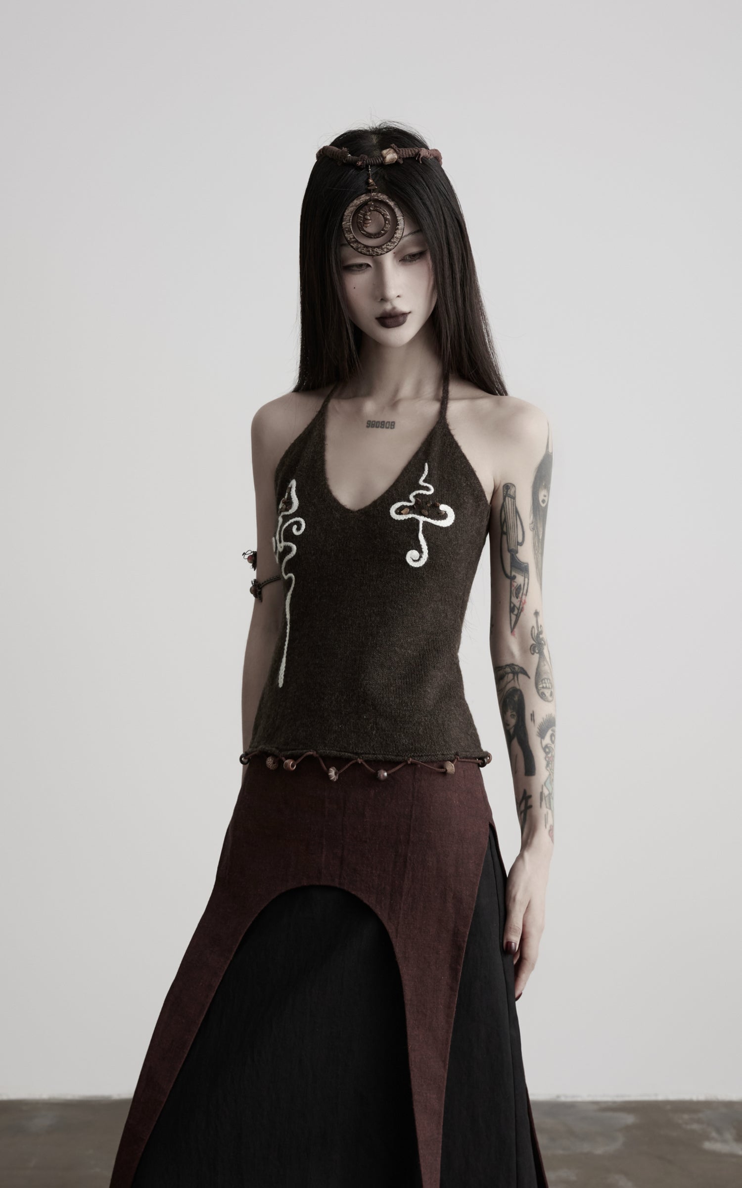 DOINDULGE V-Neck Halter Embroidered Knit Top